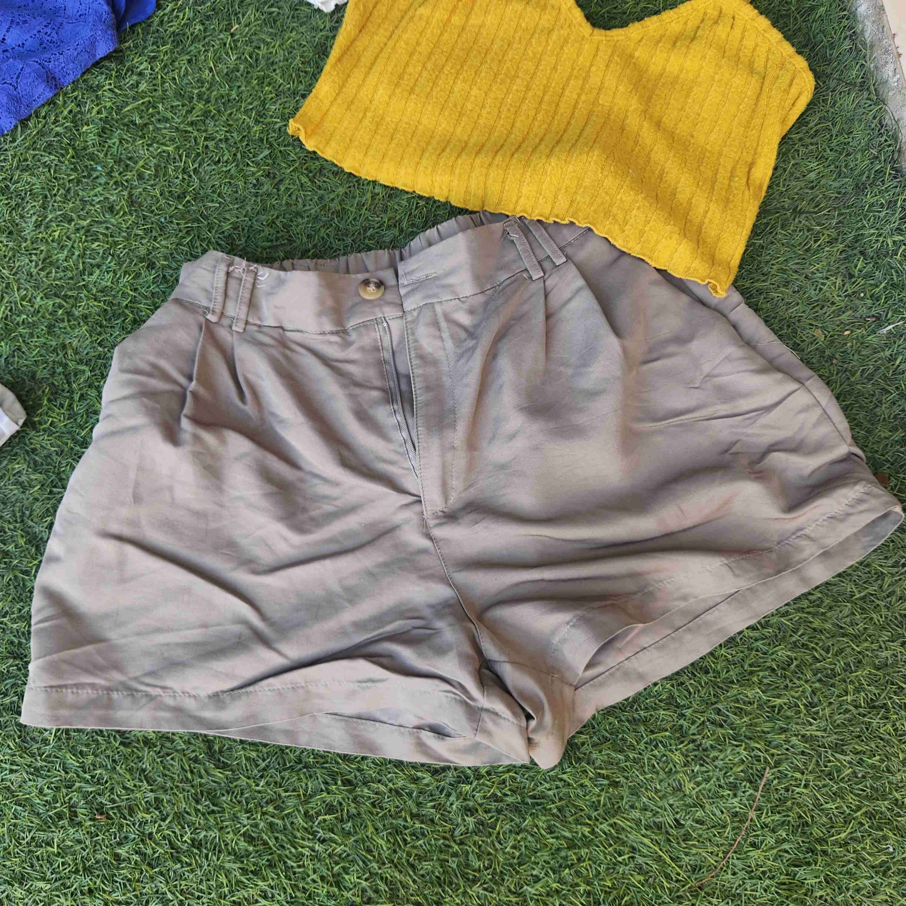 Polera con franjas roja y negra - miniatura 4