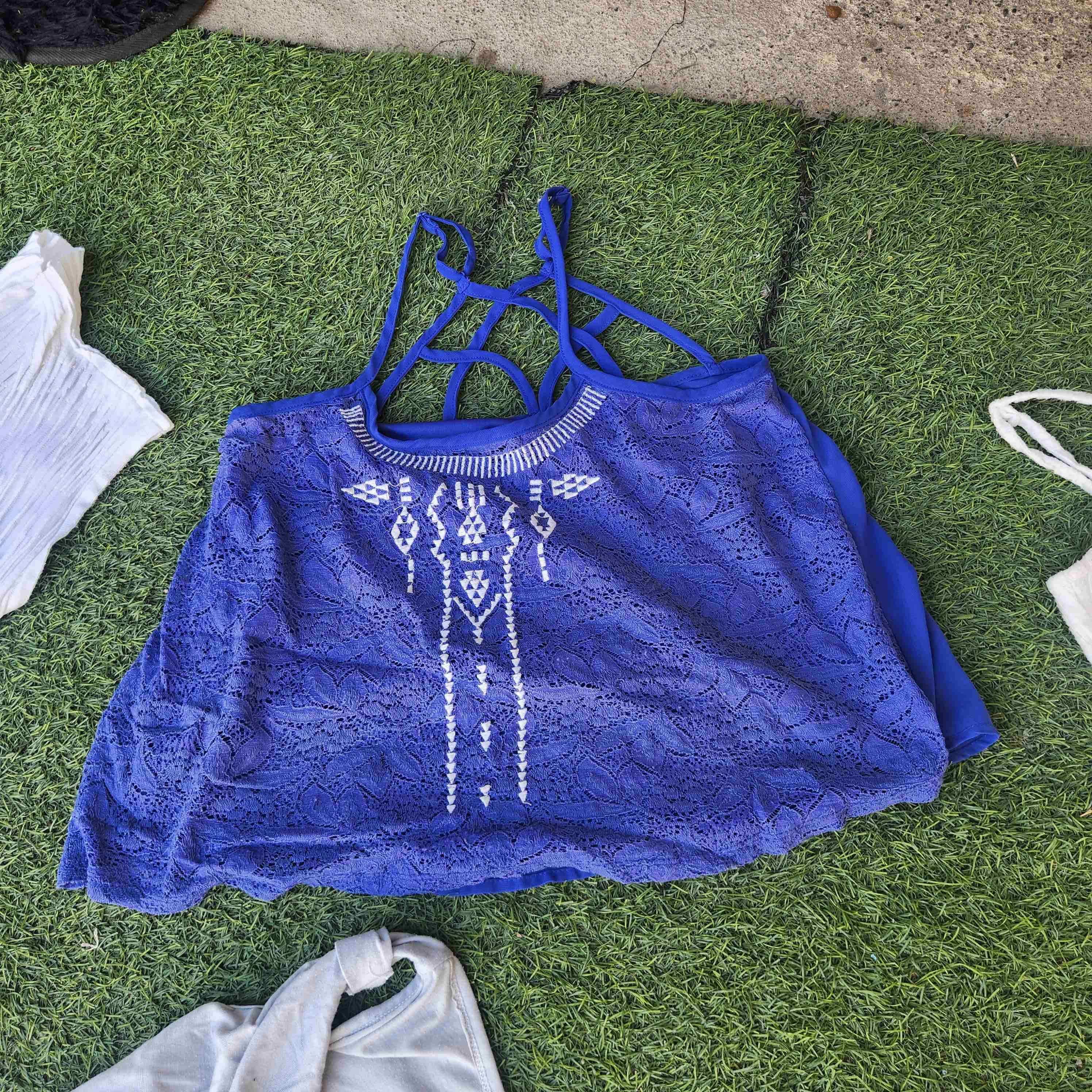 Polera con franjas roja y negra - miniatura 5