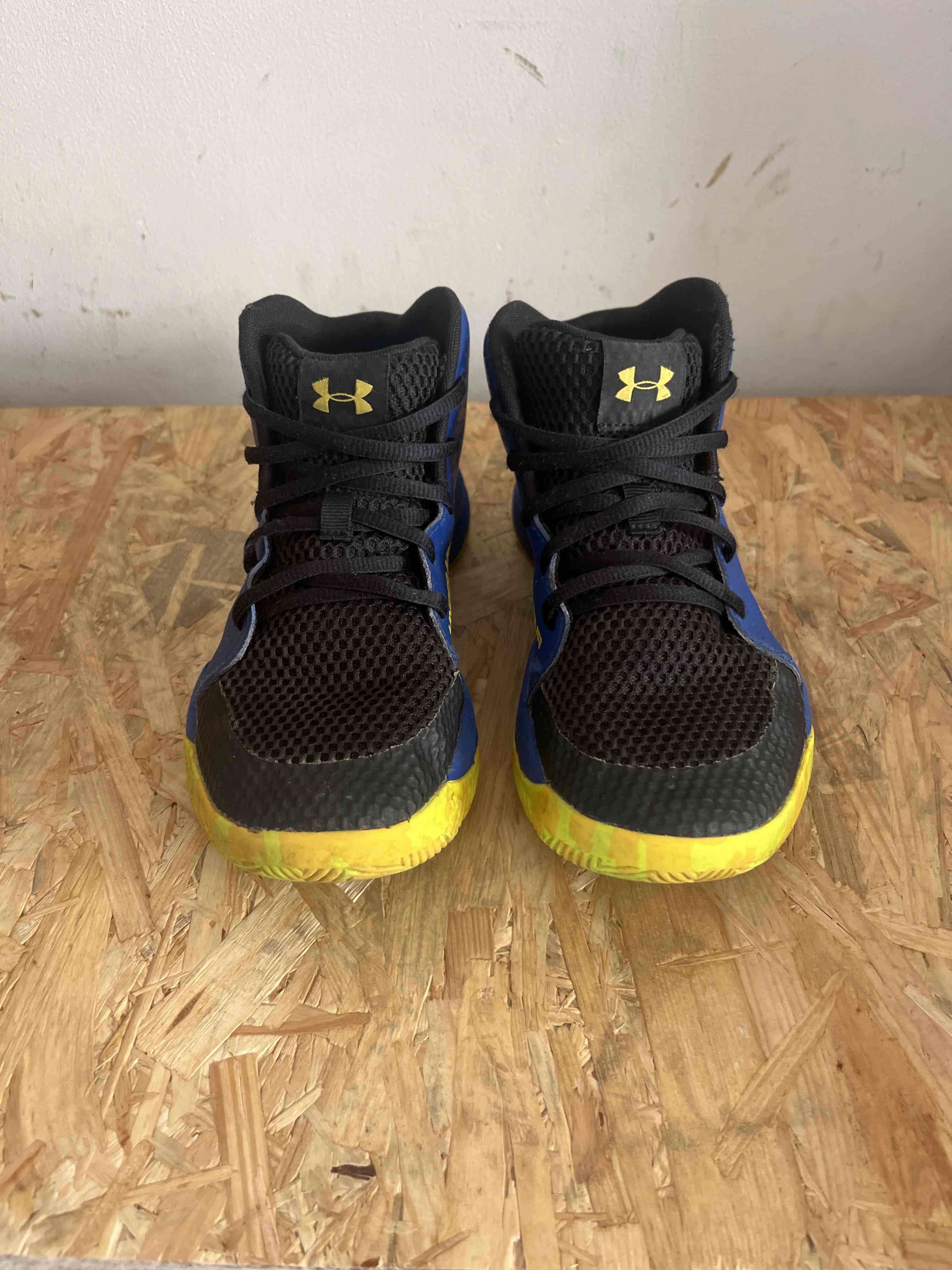 Zapatillas básquetbol niño negras y azules - miniatura 1