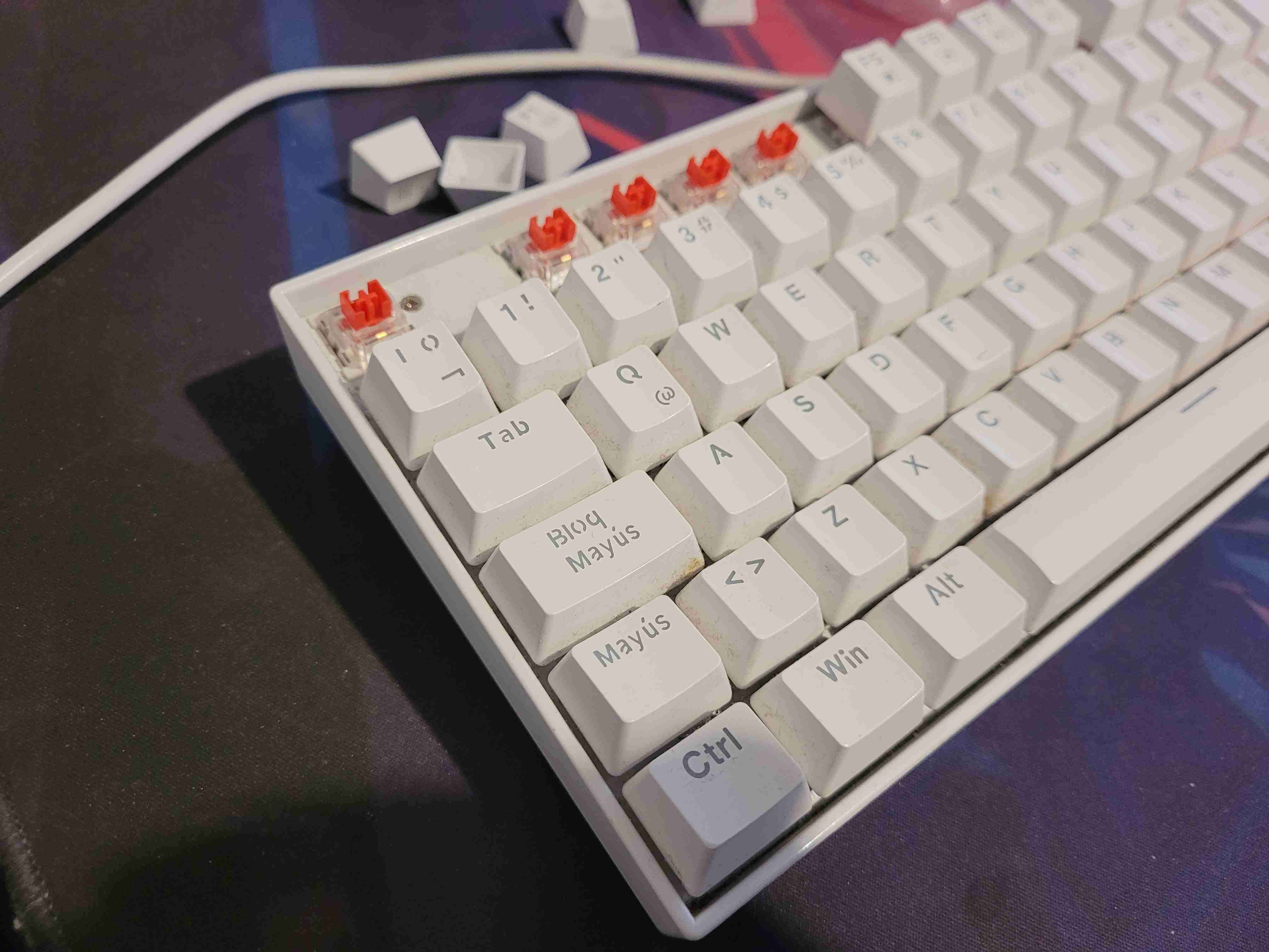 Teclado mecánico Redragon blanco - miniatura 3