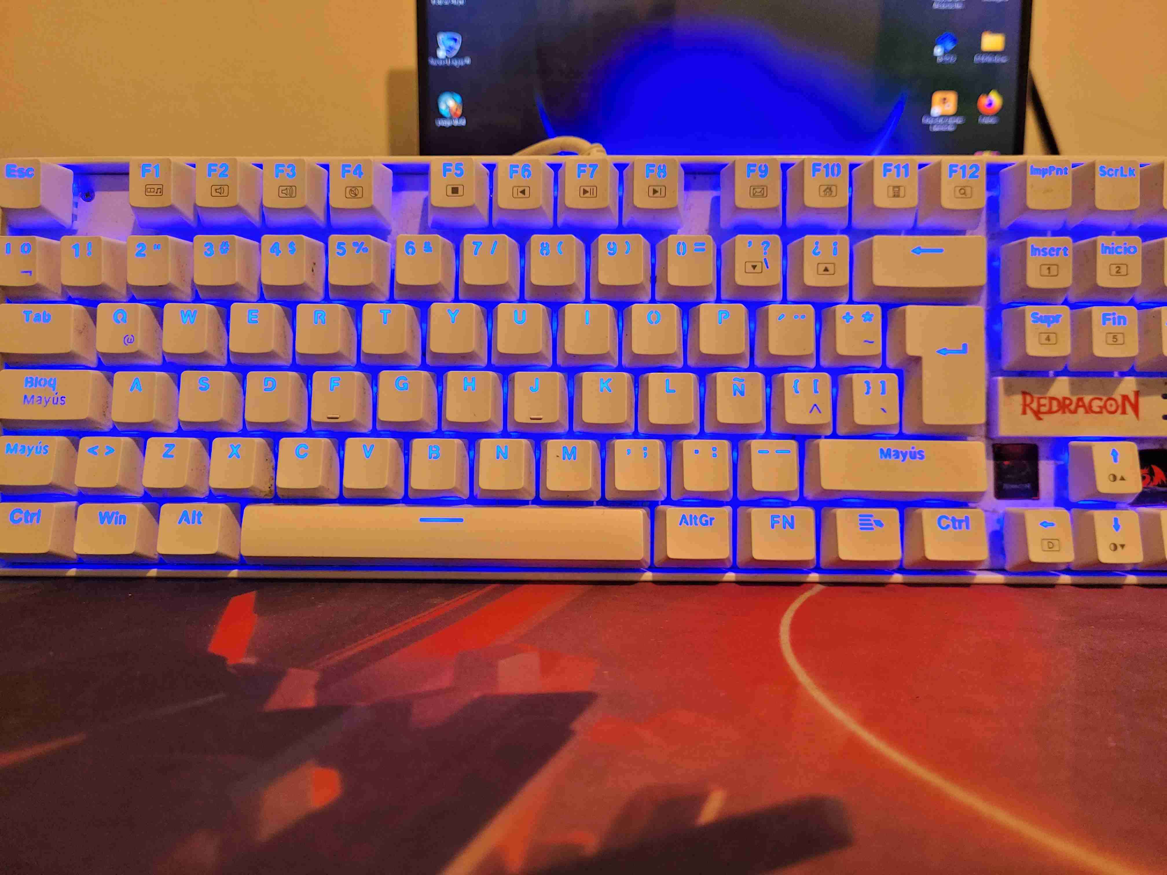 Teclado mecánico Redragon blanco - miniatura 6