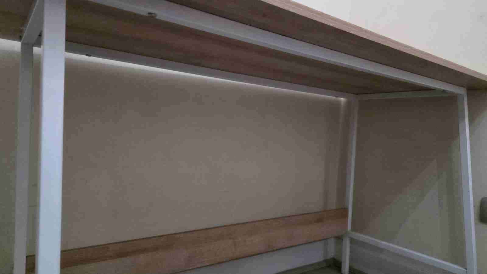 Escritorio madera clara - miniatura 2