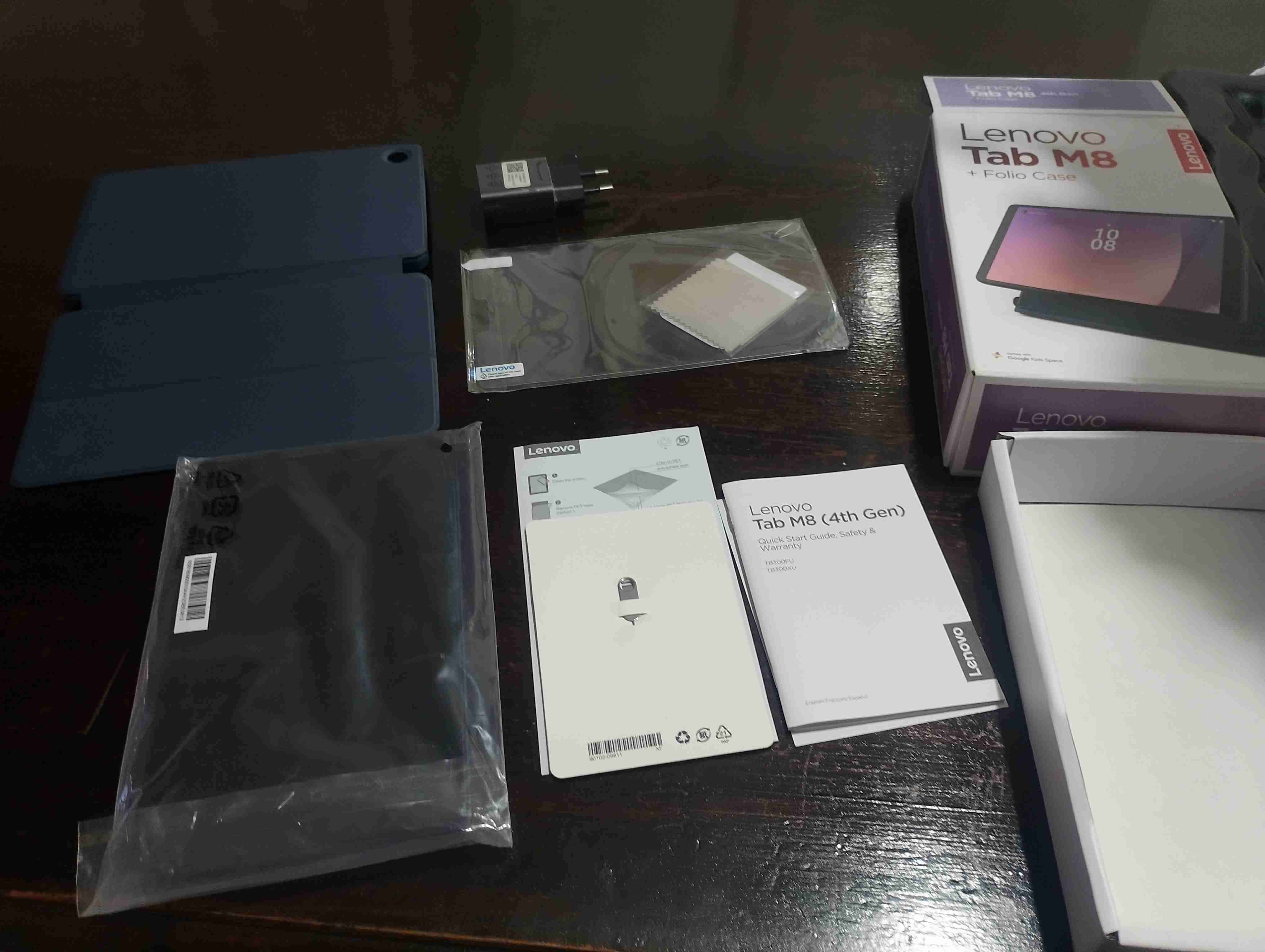 Tablet Lenovo Tab M8 con funda - miniatura 3