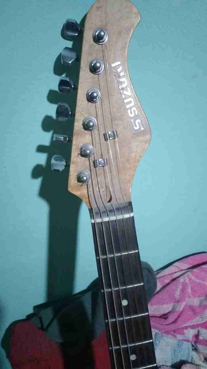 Guitarra eléctrica Suzuki - miniatura 3