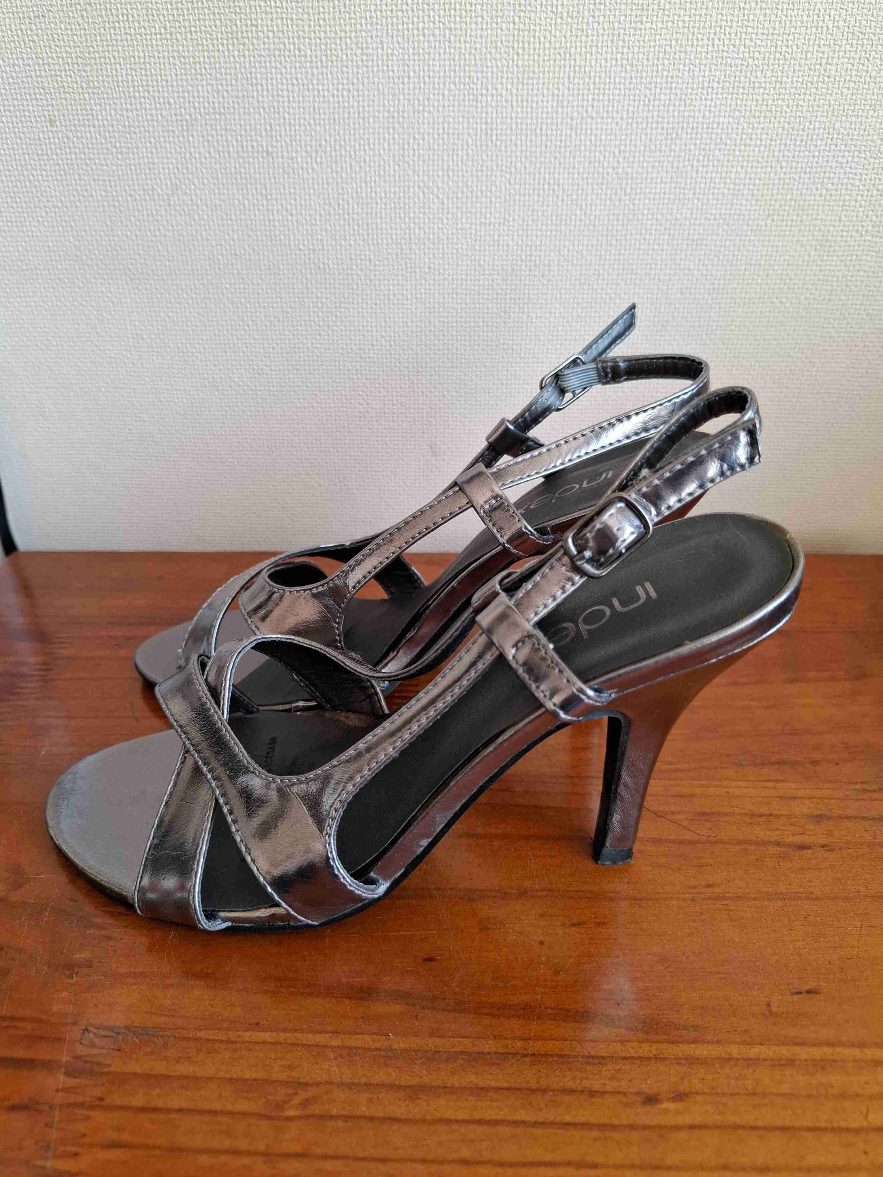 Sandalias plateadas metálicas - miniatura 2