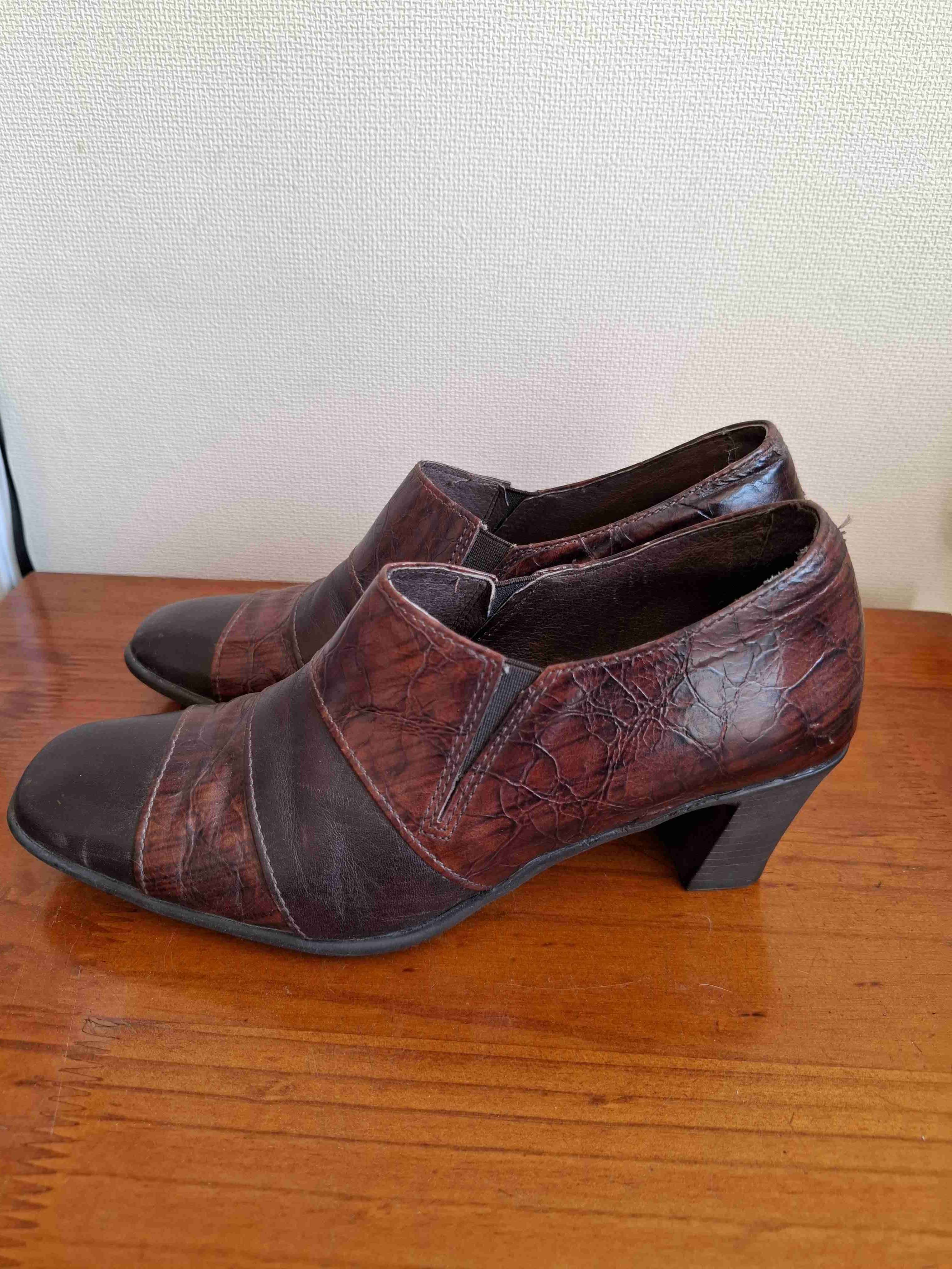 Zapatos de cuero marrón oscuro - miniatura 2