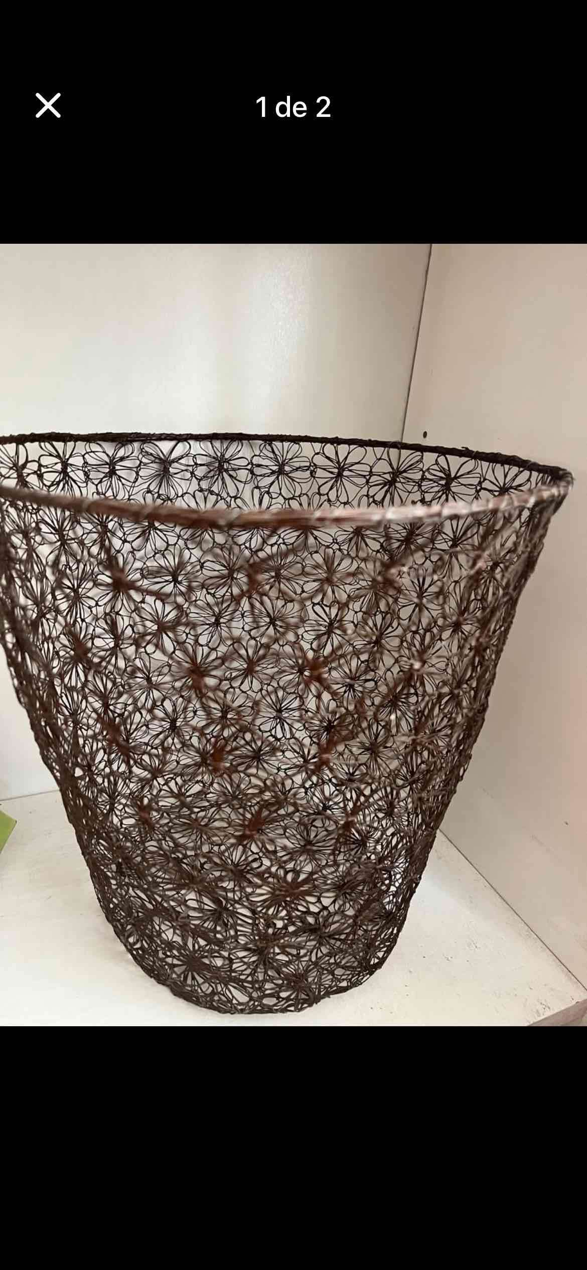 Canasto de metal decorativo floral - miniatura 1