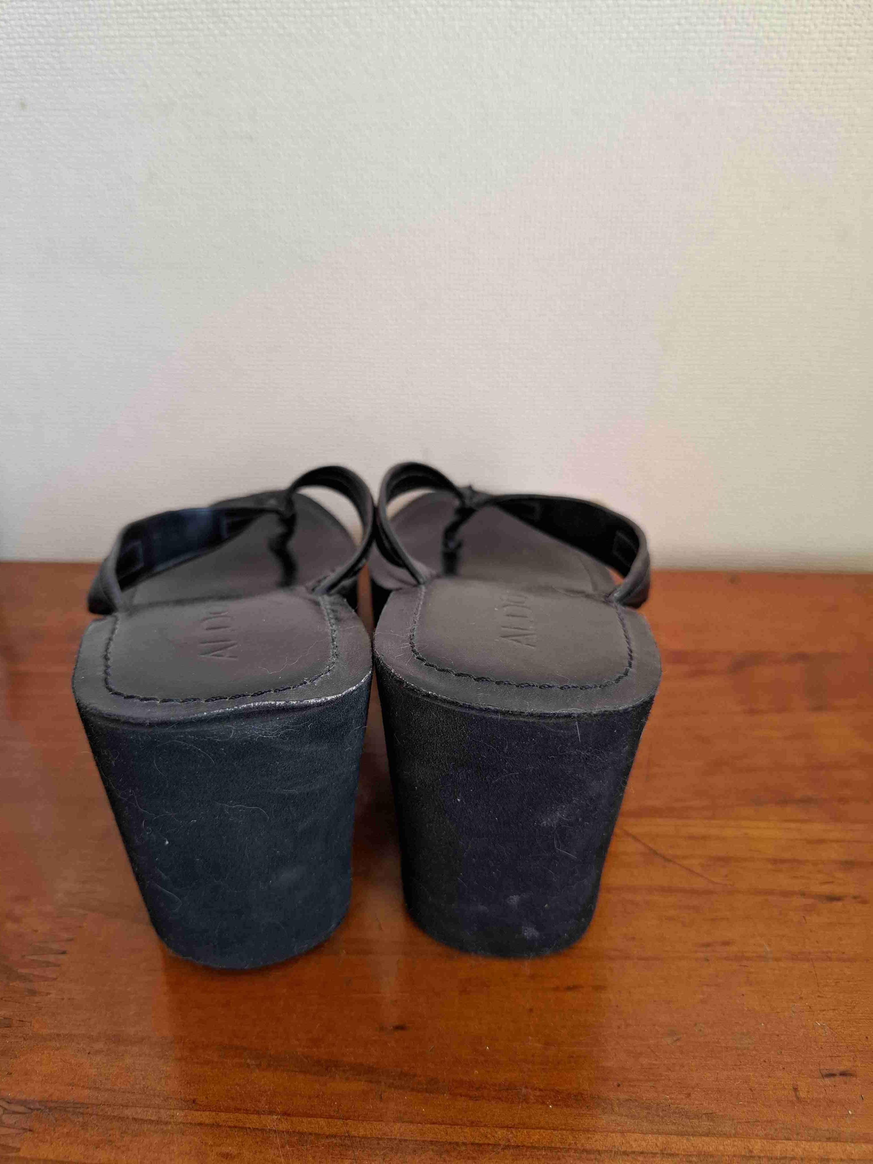 Sandalias negras de cuero - miniatura 3