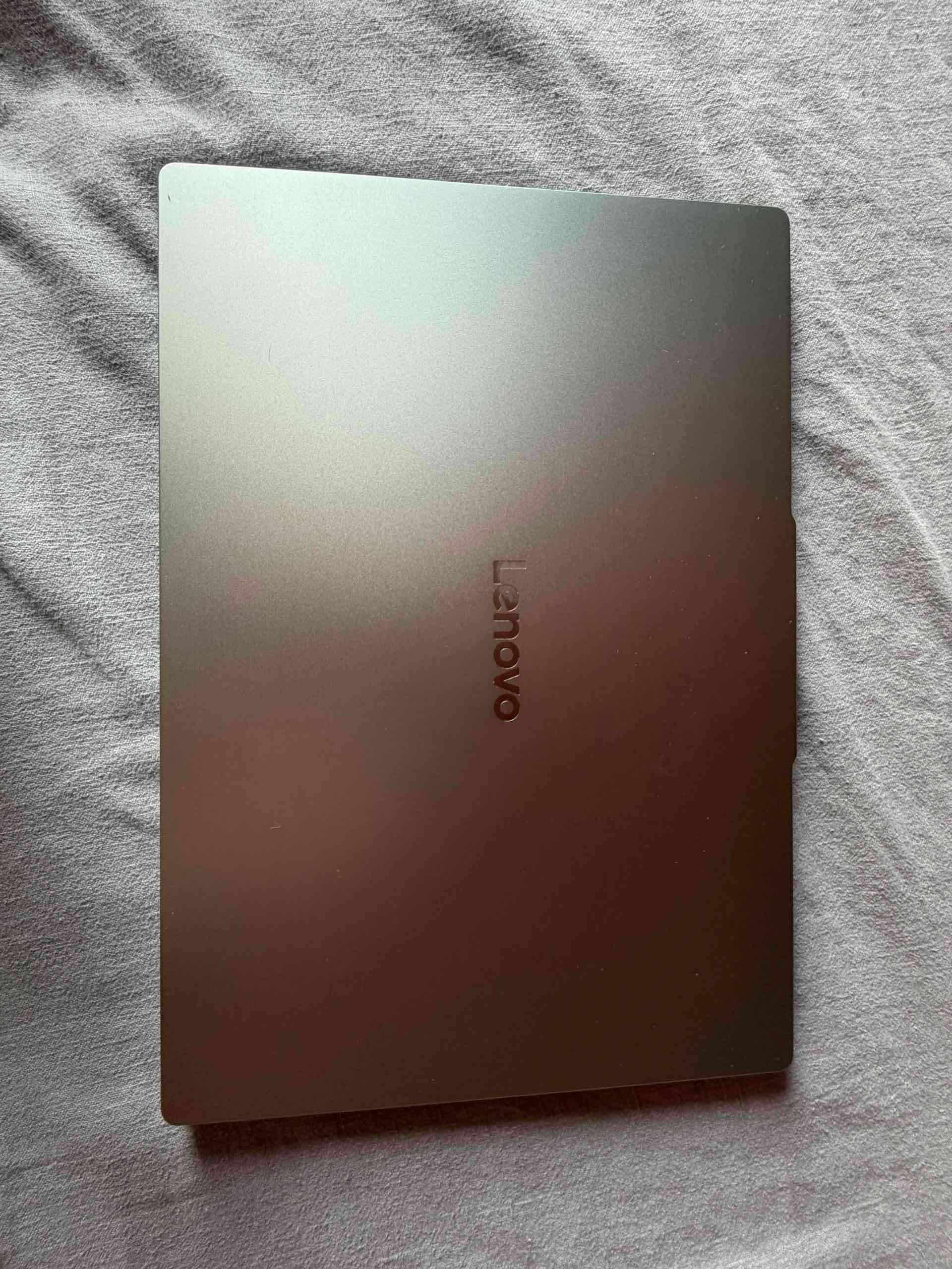 Laptop Lenovo color gris - miniatura 1