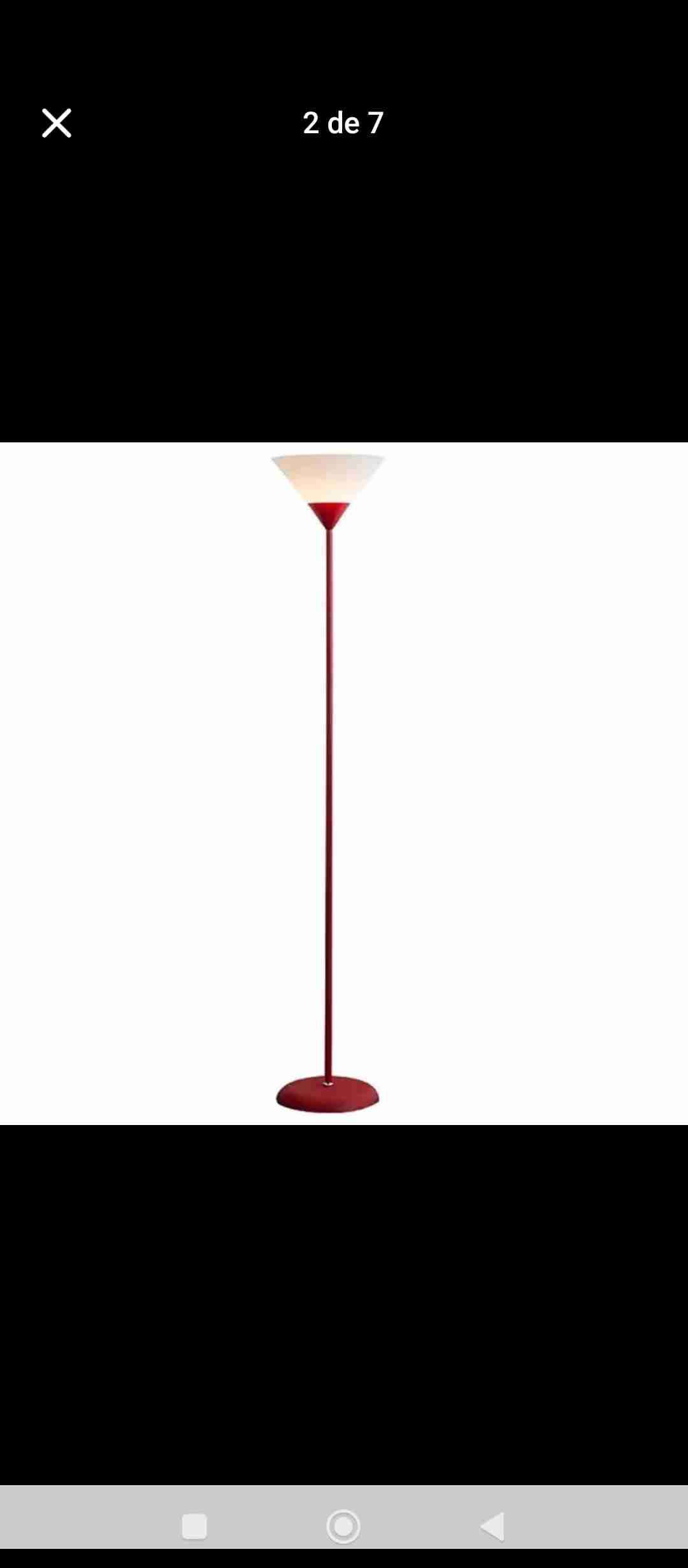 Lámpara de pie roja moderna