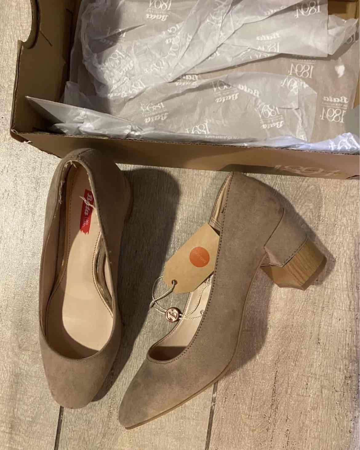 Zapatos bata de tacón beige - miniatura 1