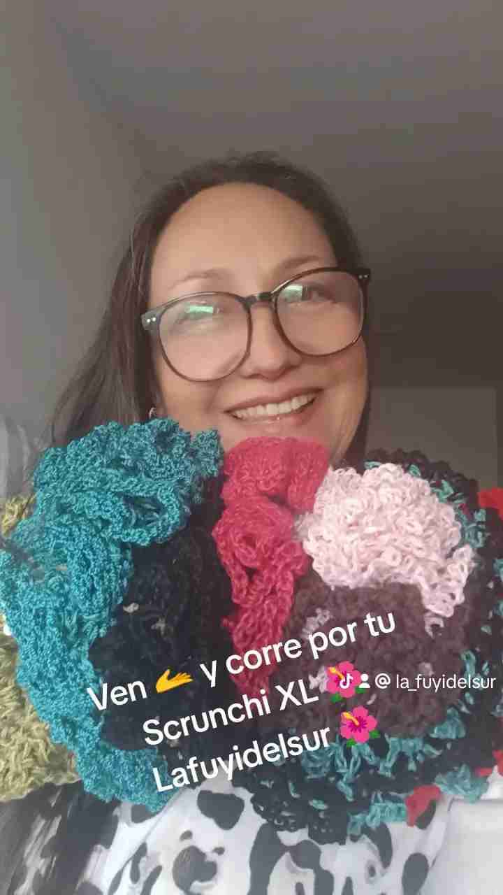 Scrunchis XL de variados colores y texturas - miniatura 2