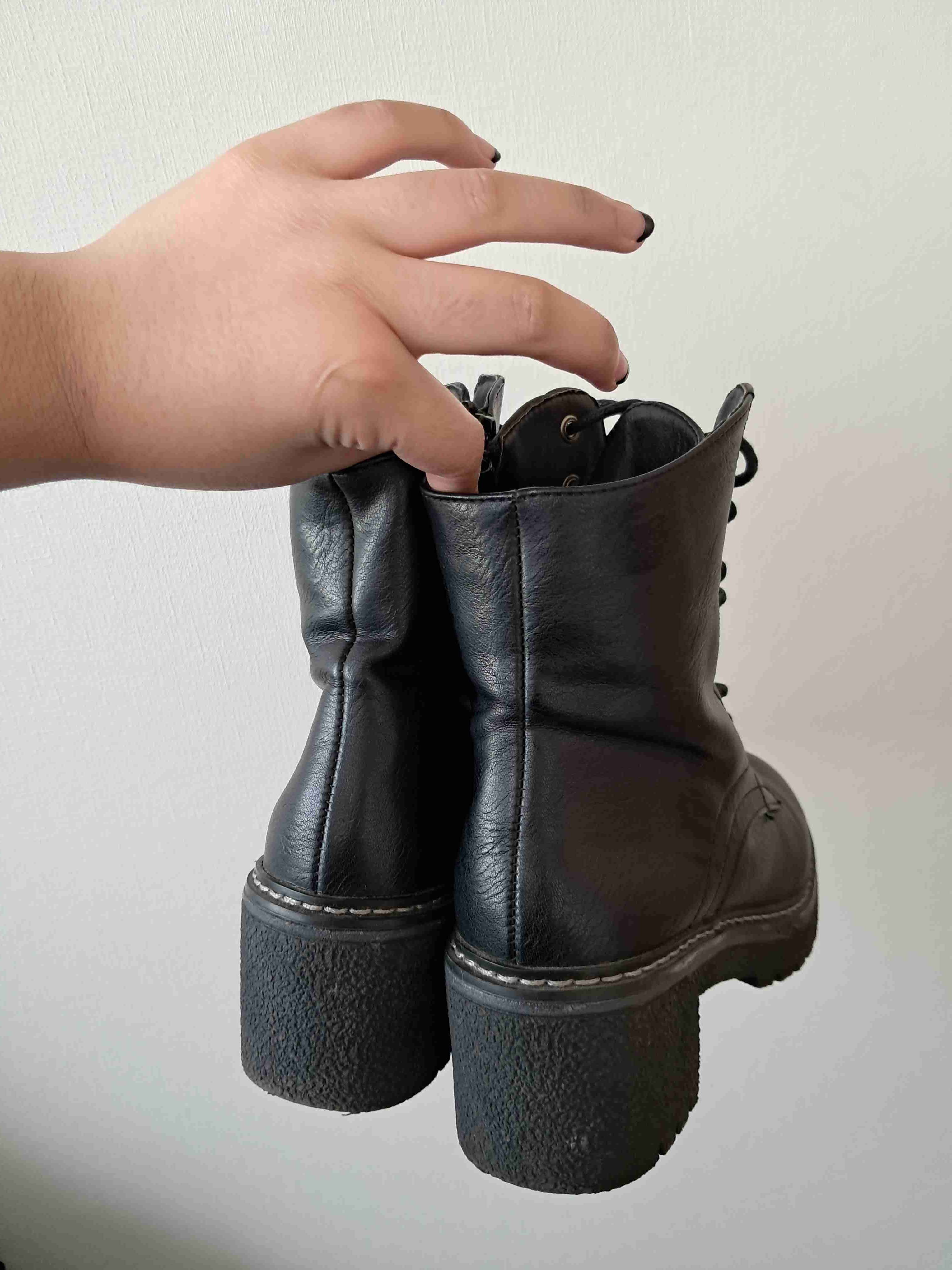 Botas negras de cuero - miniatura 3