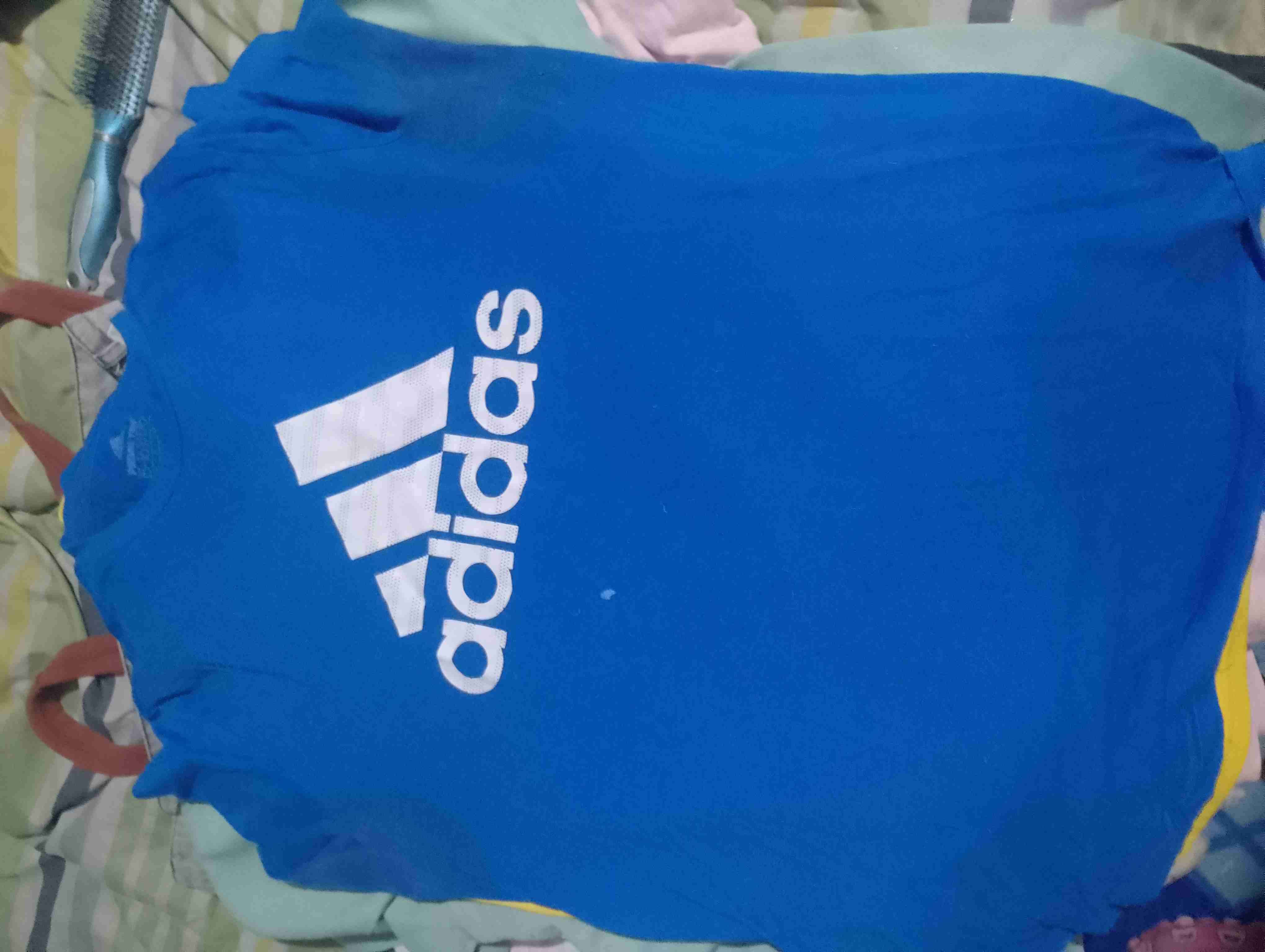 Polerón bordó Guess logo dorado - miniatura 6