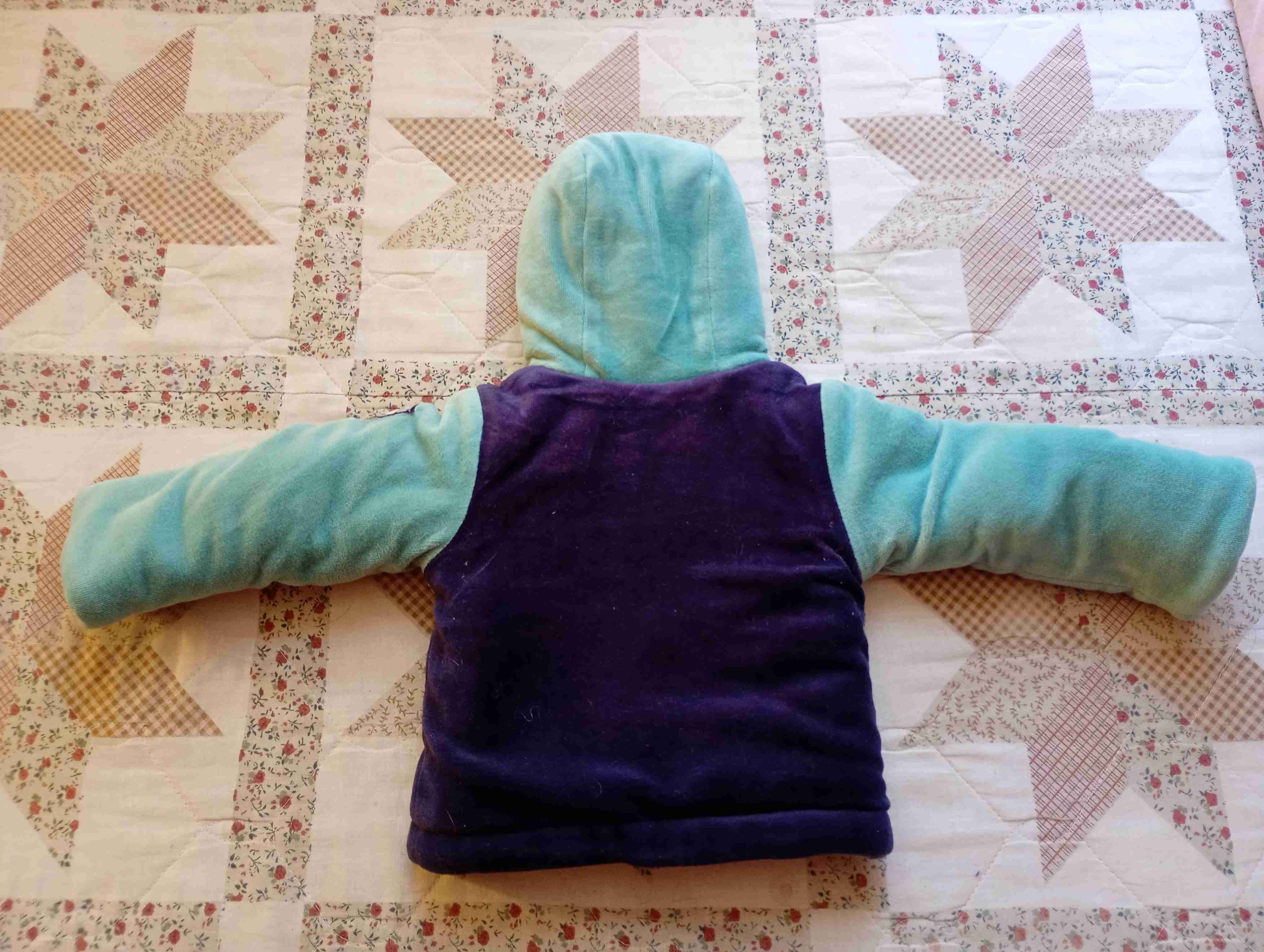 Abrigo infantil con diseño de zorro - miniatura 2