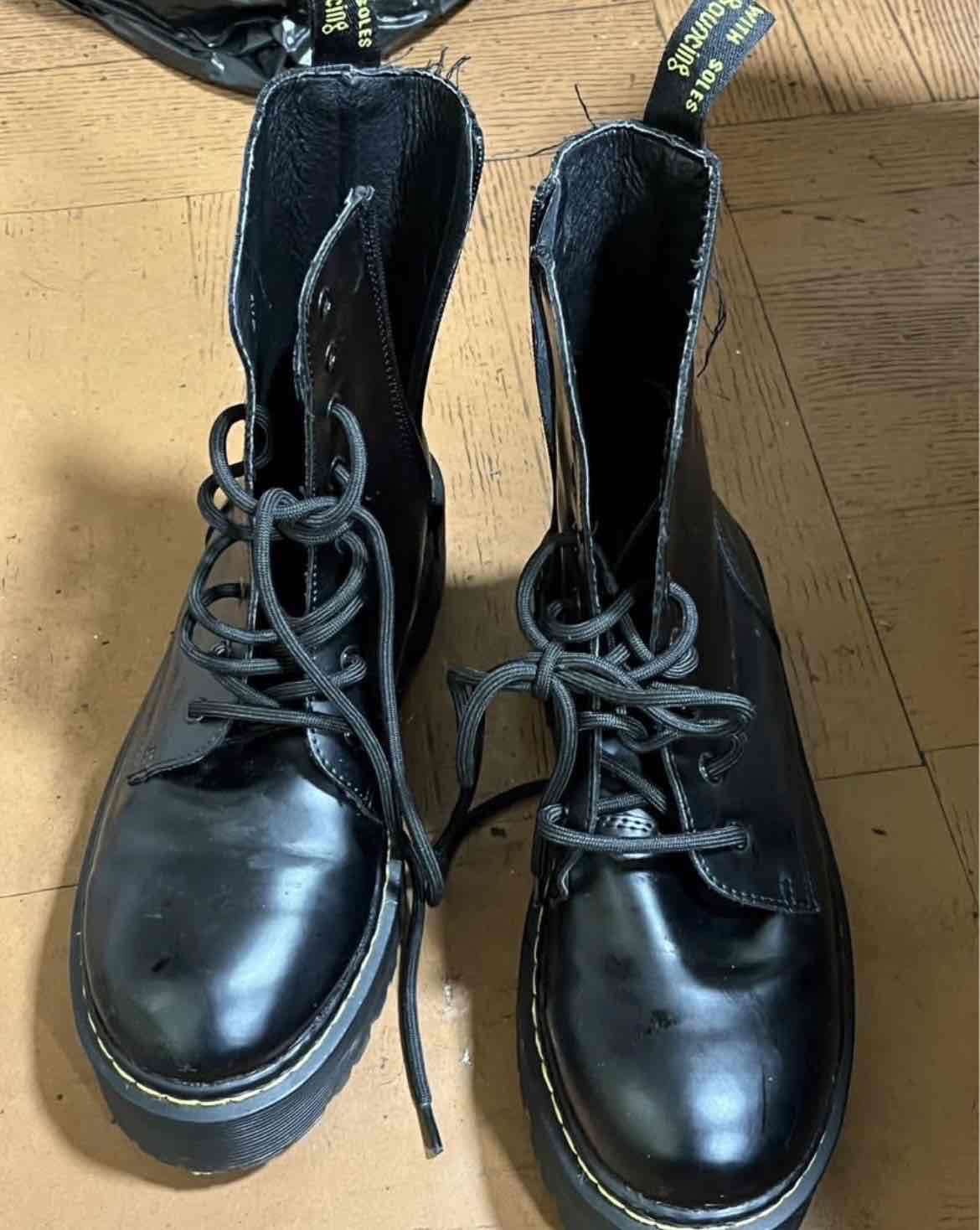 Botas negras con plataforma - miniatura 2