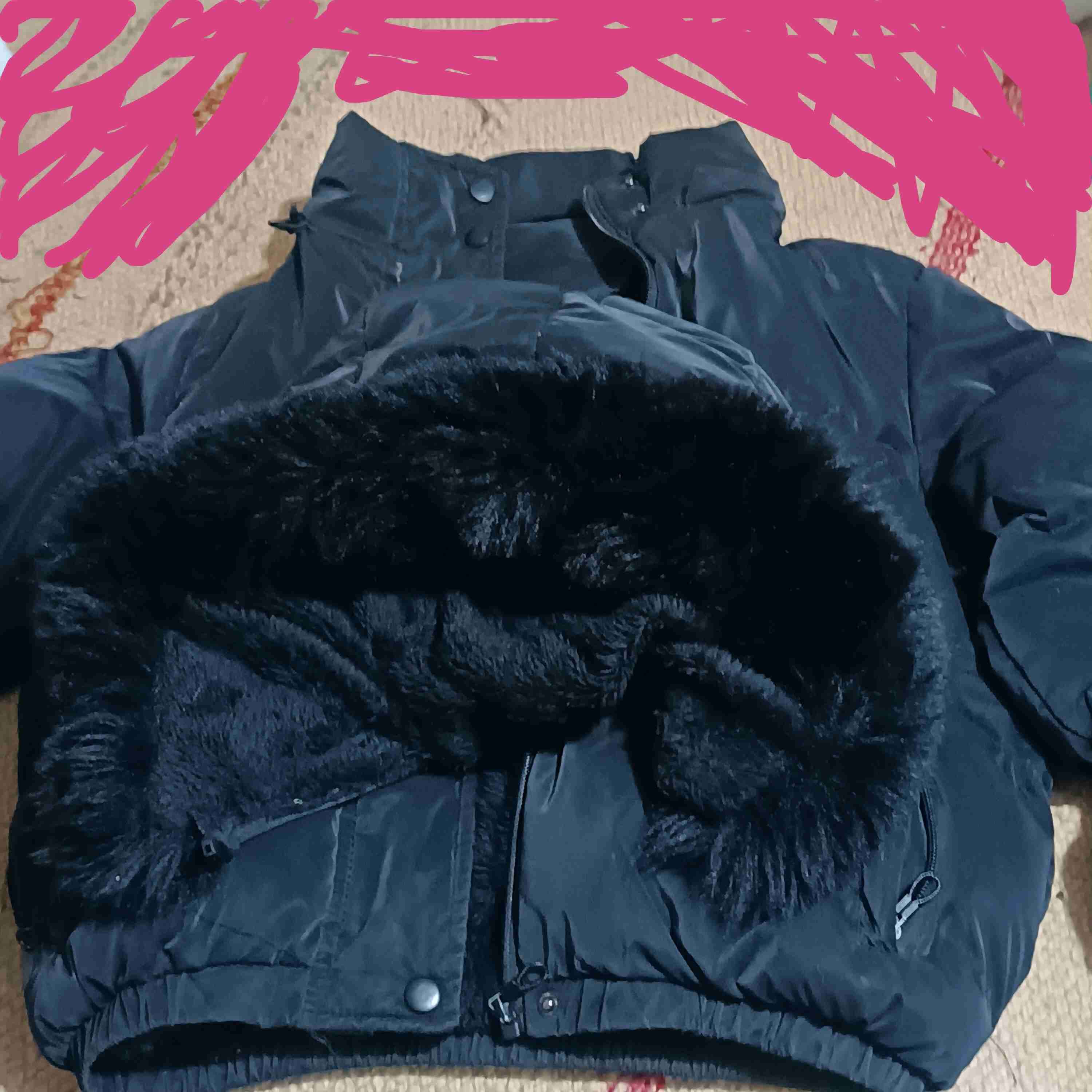 Chaqueta térmica negra con capucha - miniatura 2