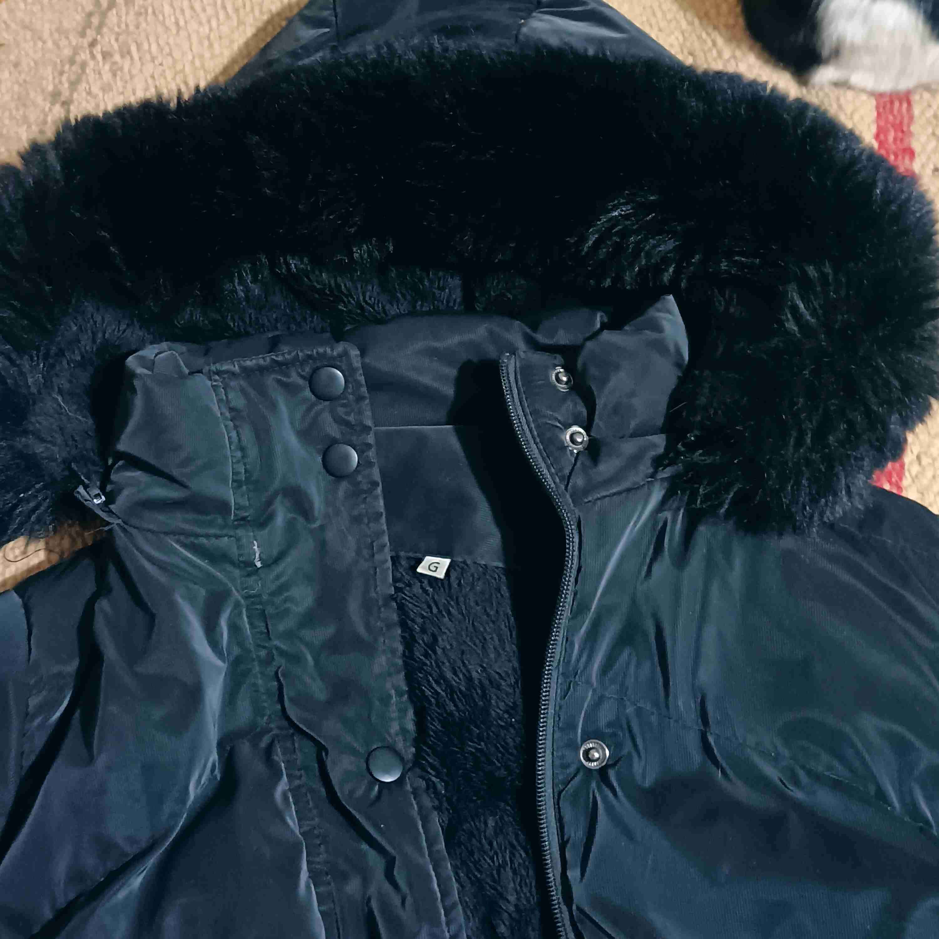 Chaqueta térmica negra con capucha - miniatura 6