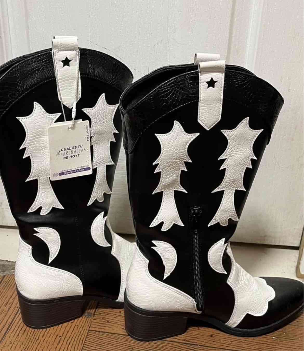 Botas vaqueras blancas y negras - miniatura 2