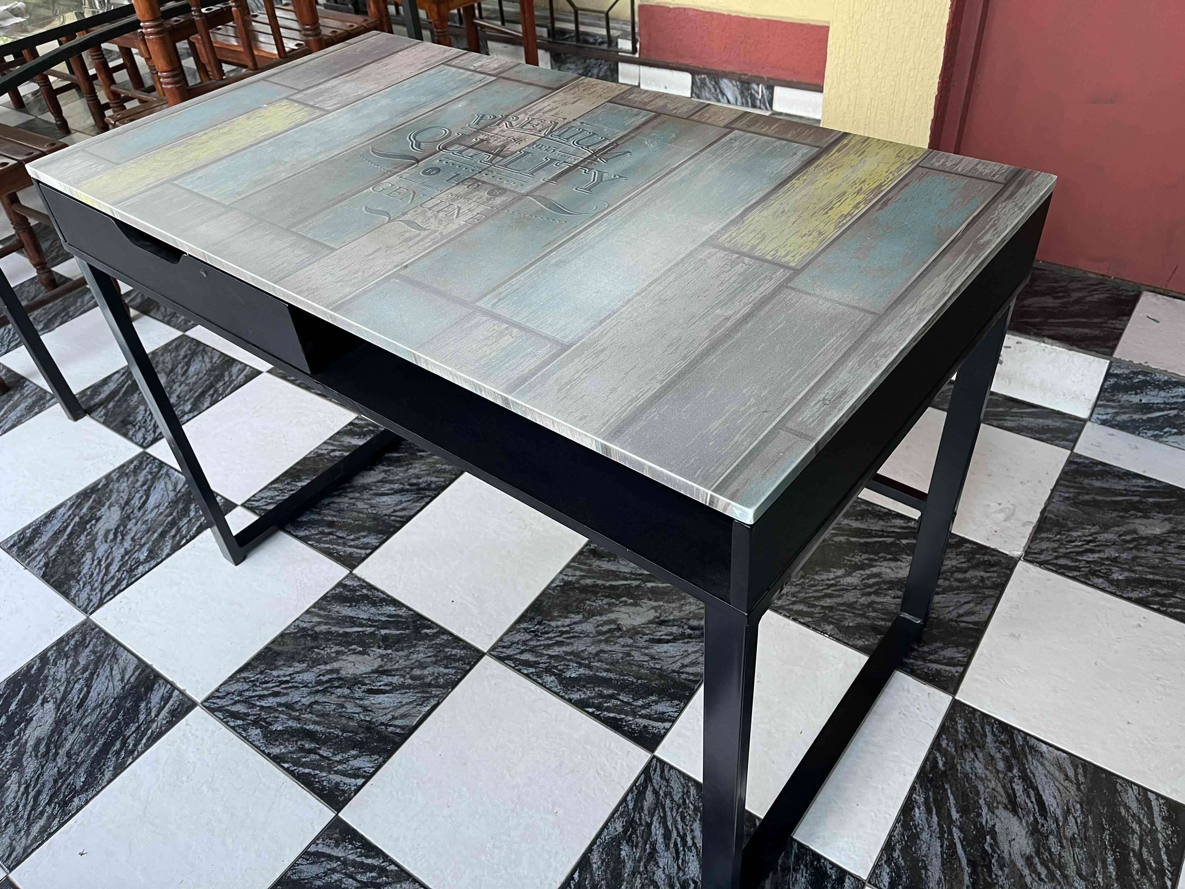 Mesa de escritorio multicolor - miniatura 2