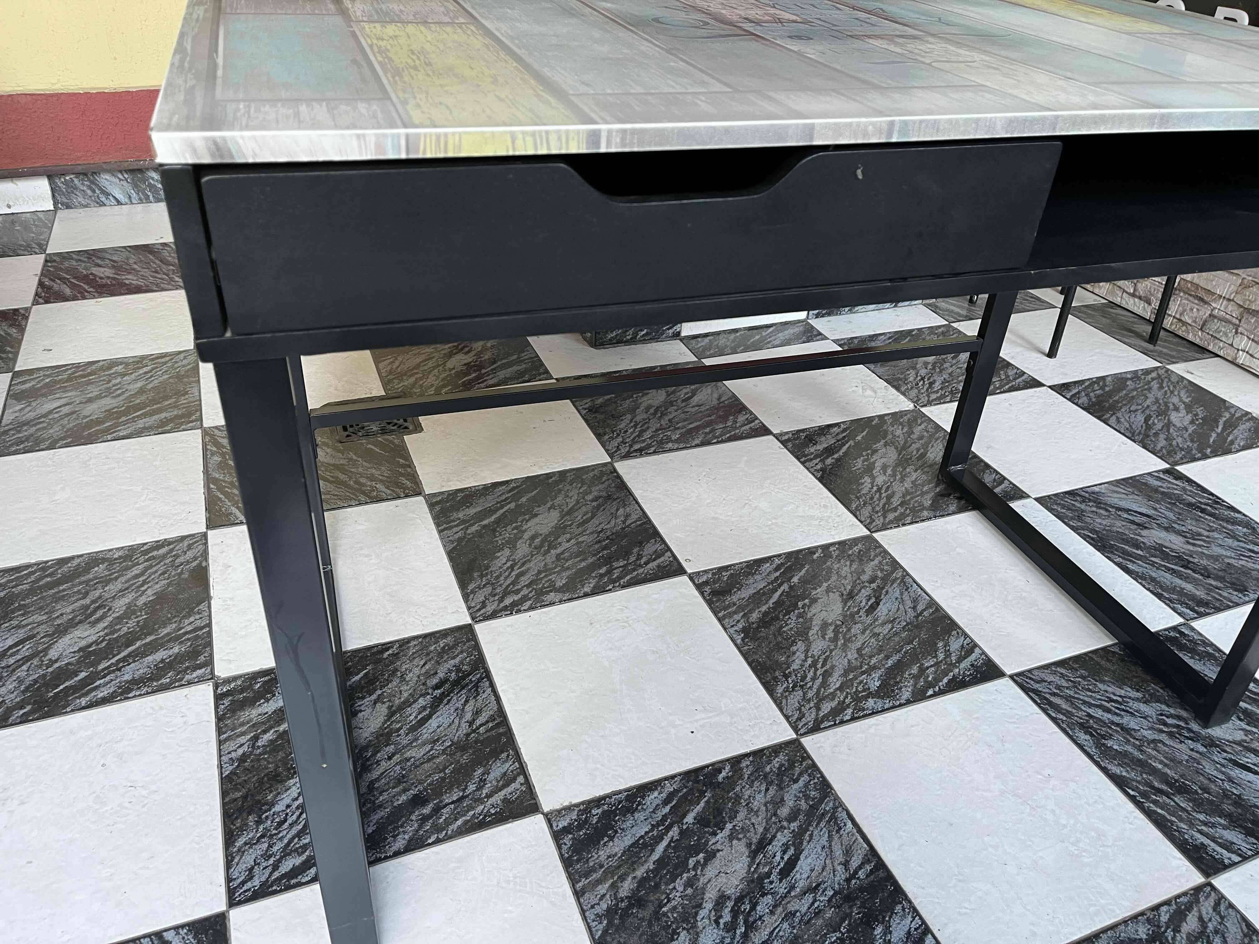 Mesa de escritorio multicolor - miniatura 4