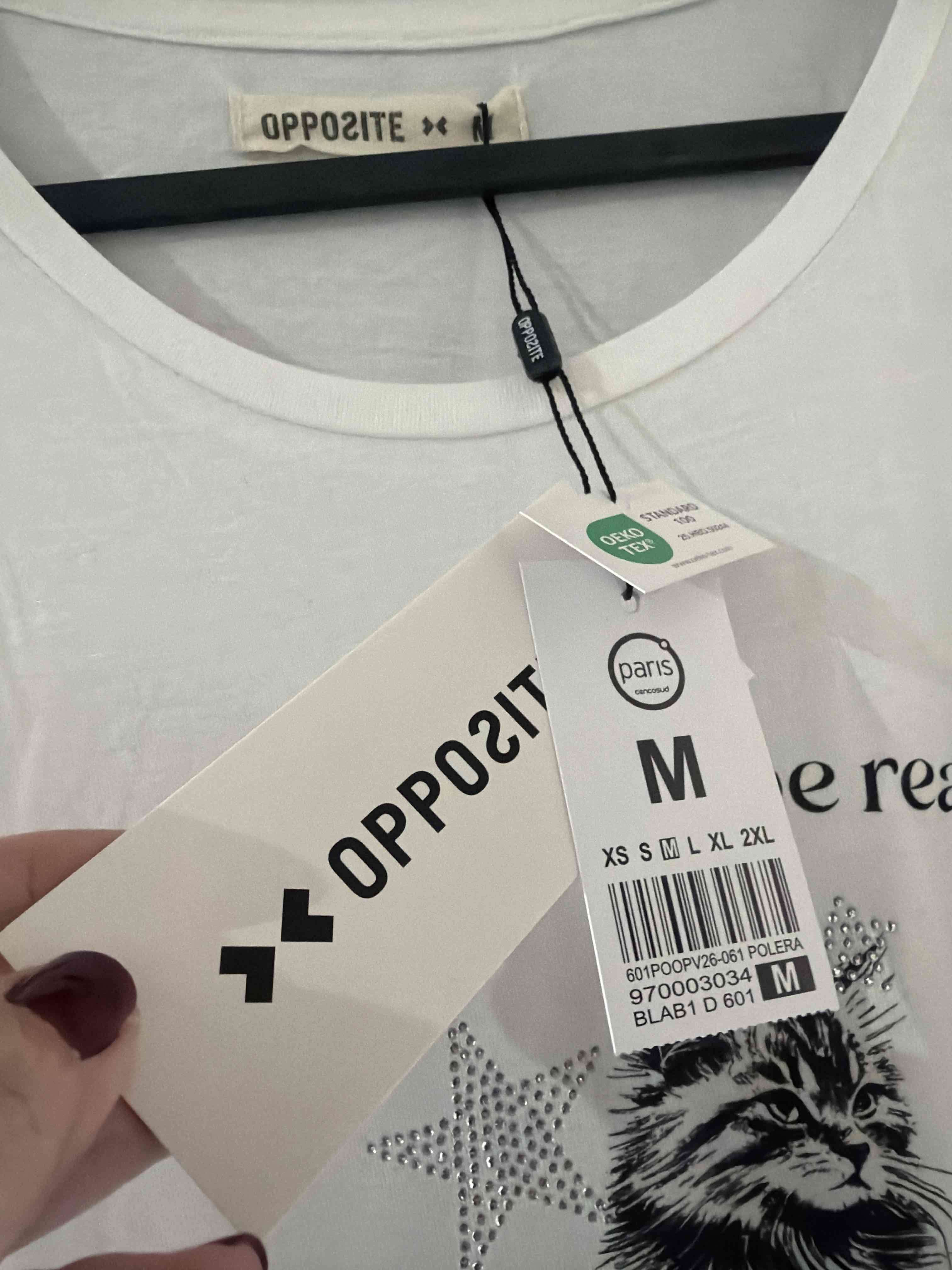 Polera blanca con estampado de gato talla M NUEVA - miniatura 3