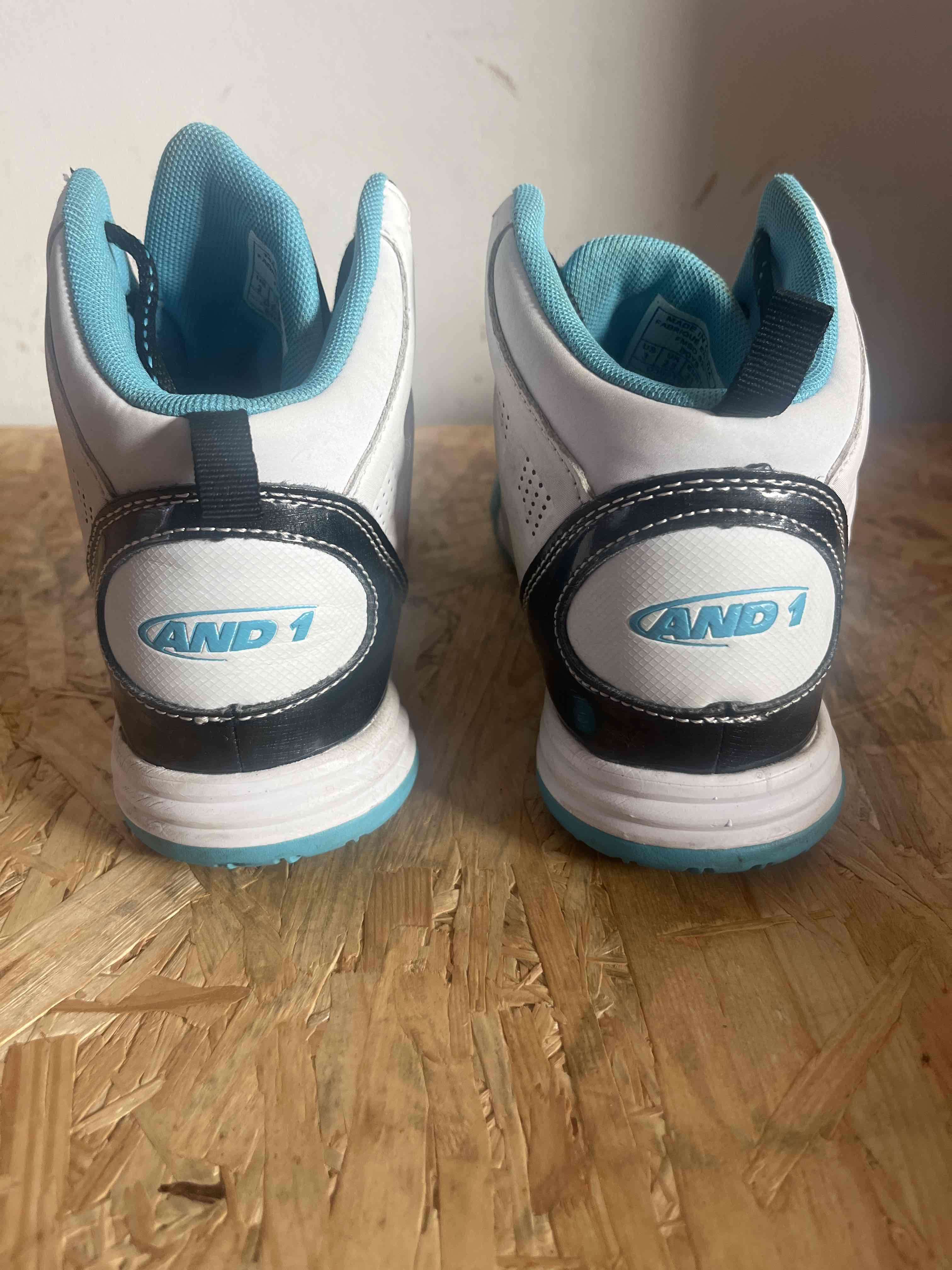 Zapatillas AND1 básquetbol niños negras y celestes - miniatura 3