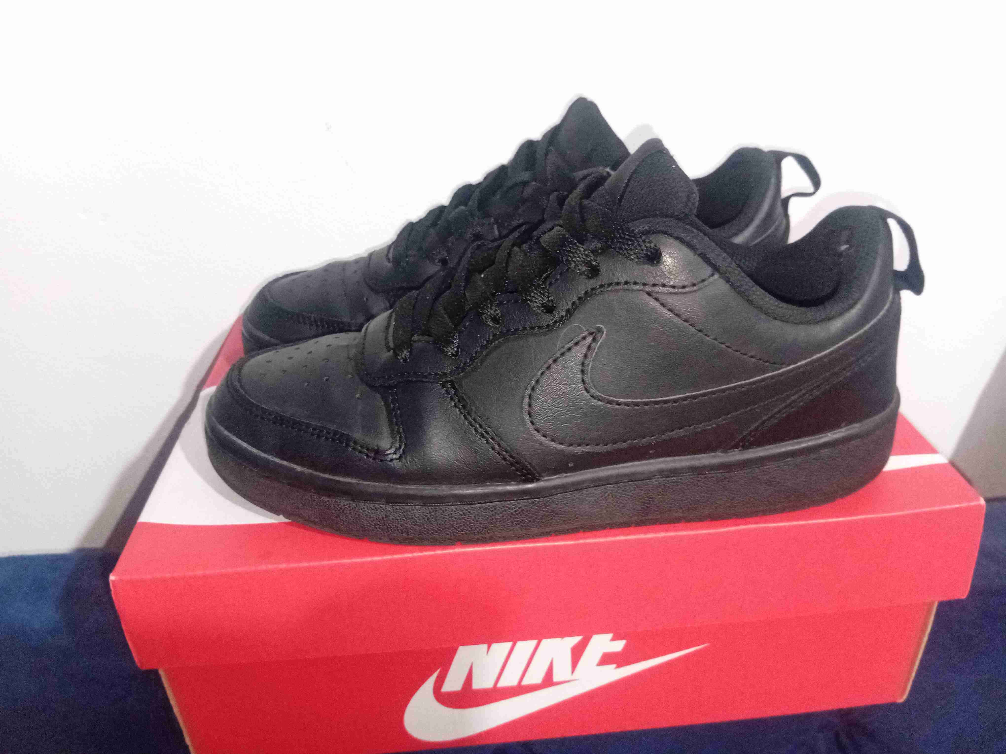 Zapatillas negras Nike - miniatura 2