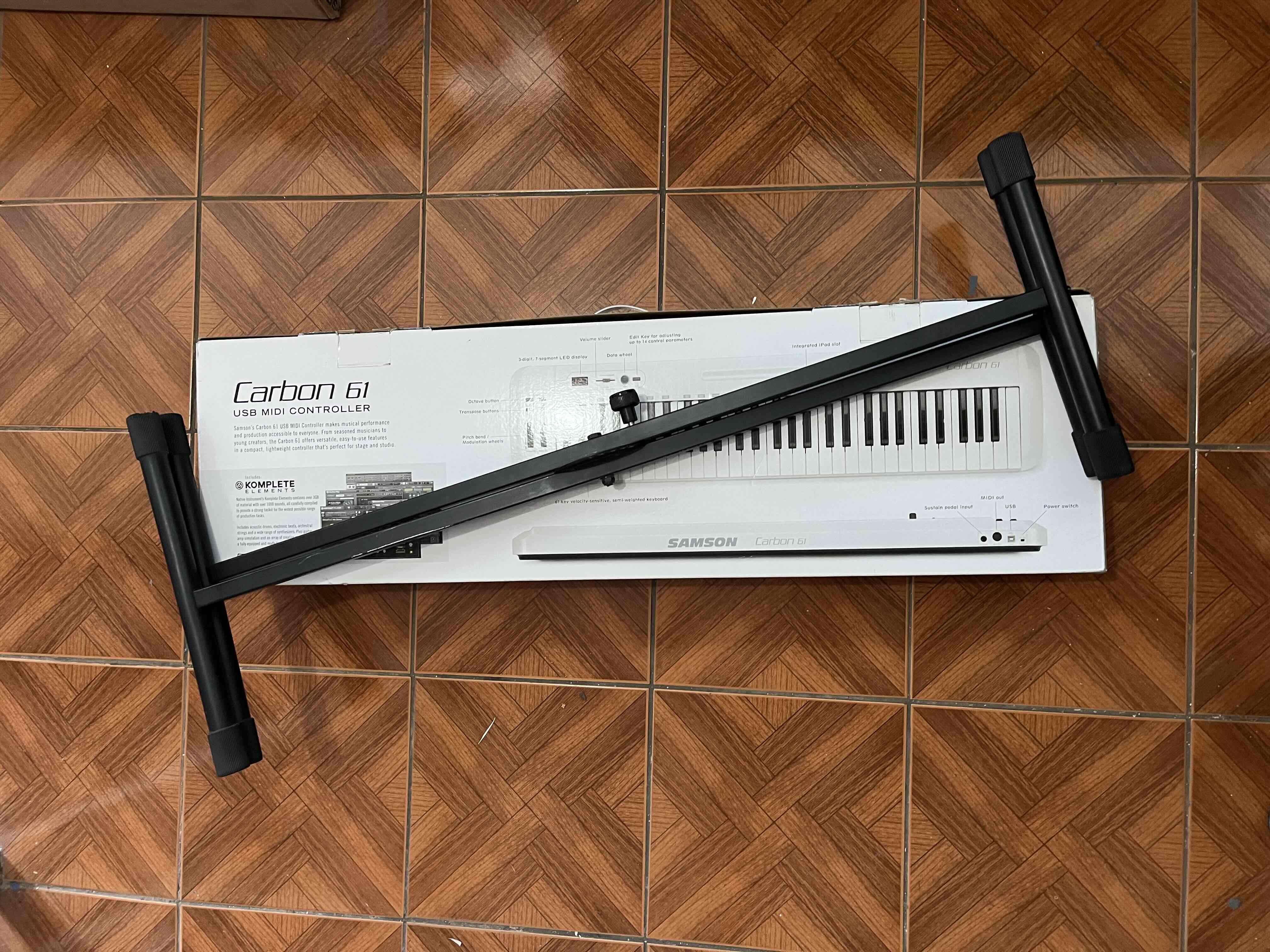 Controlador MIDI Samson Carbon 61 - miniatura 2