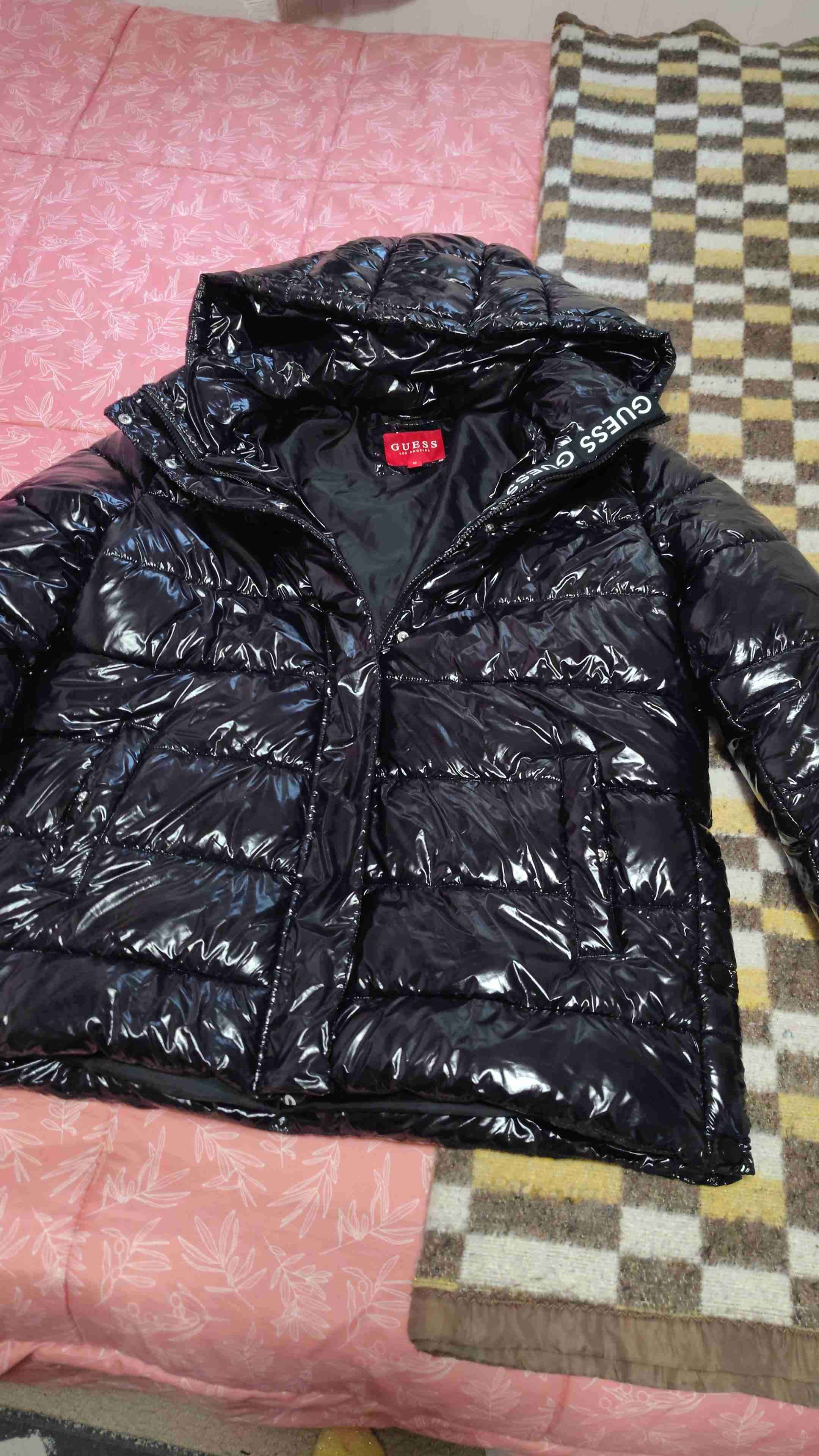 Parca acolchada negra con capucha - miniatura 2