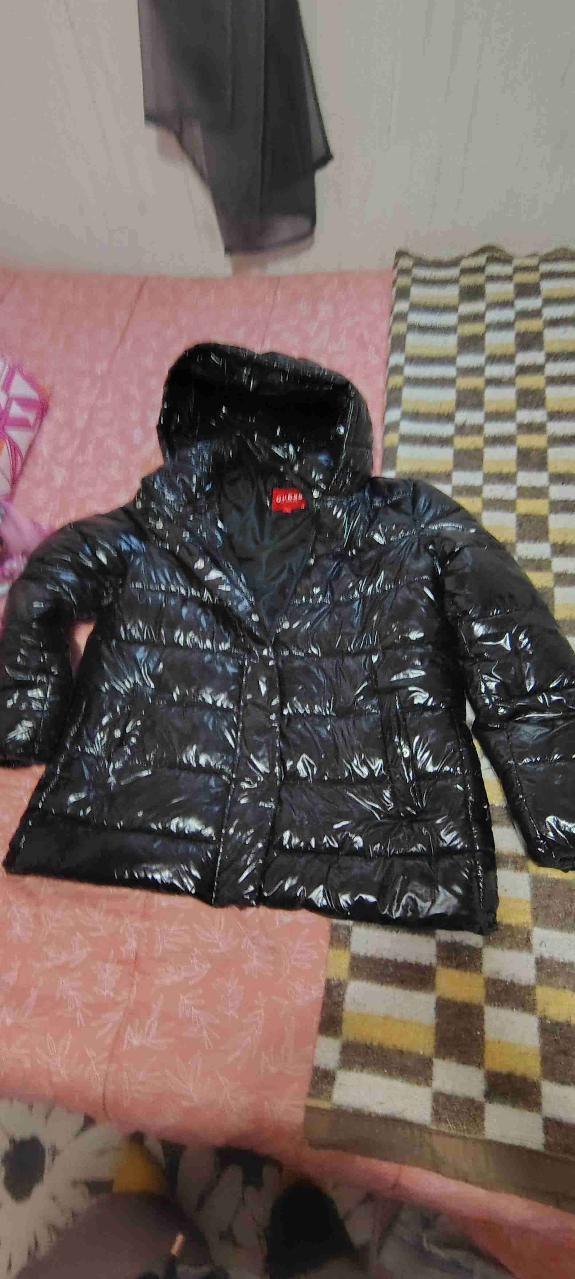 Parca acolchada negra con capucha - miniatura 3