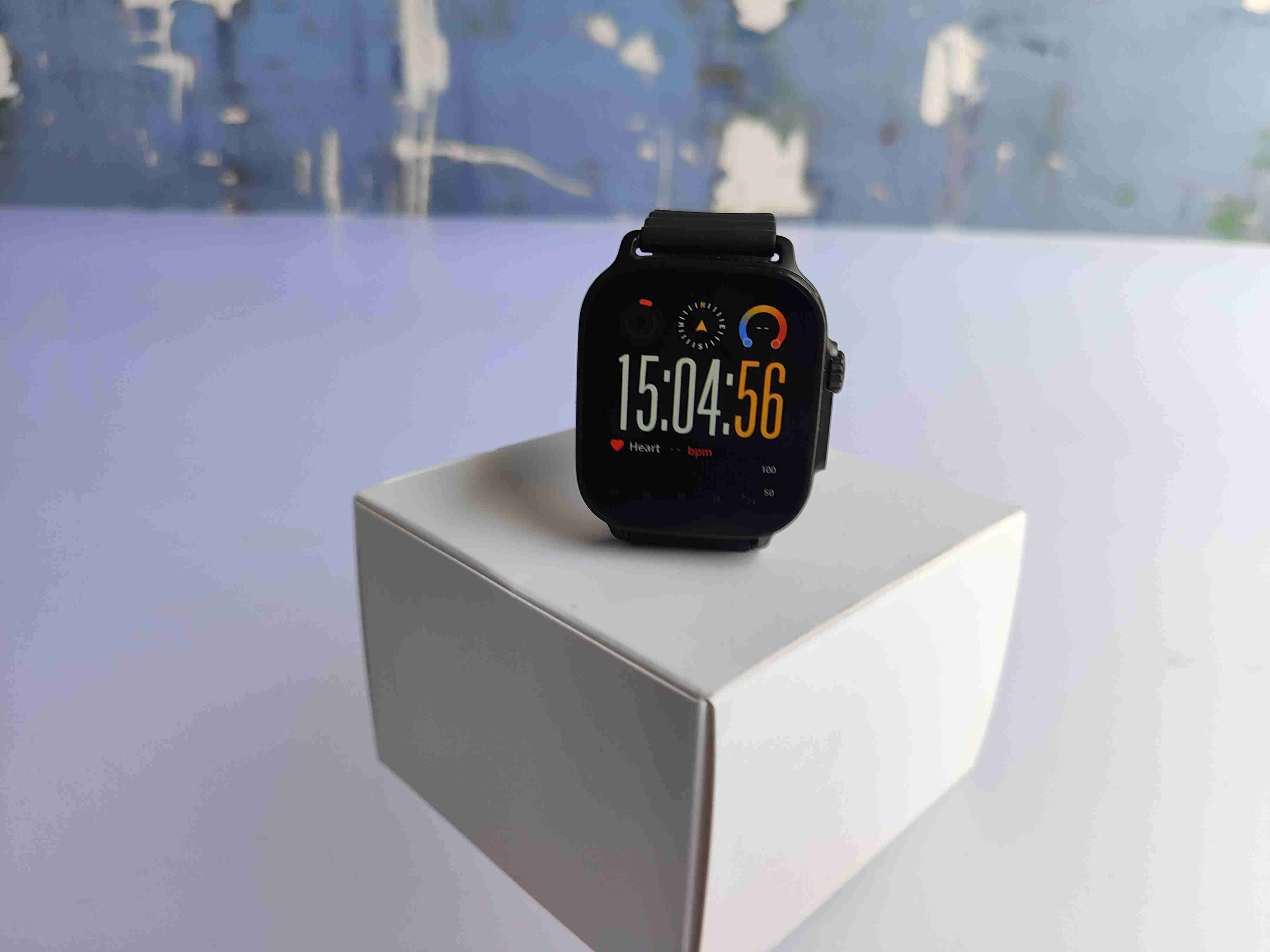 Smartwatch negro elegante - miniatura 1