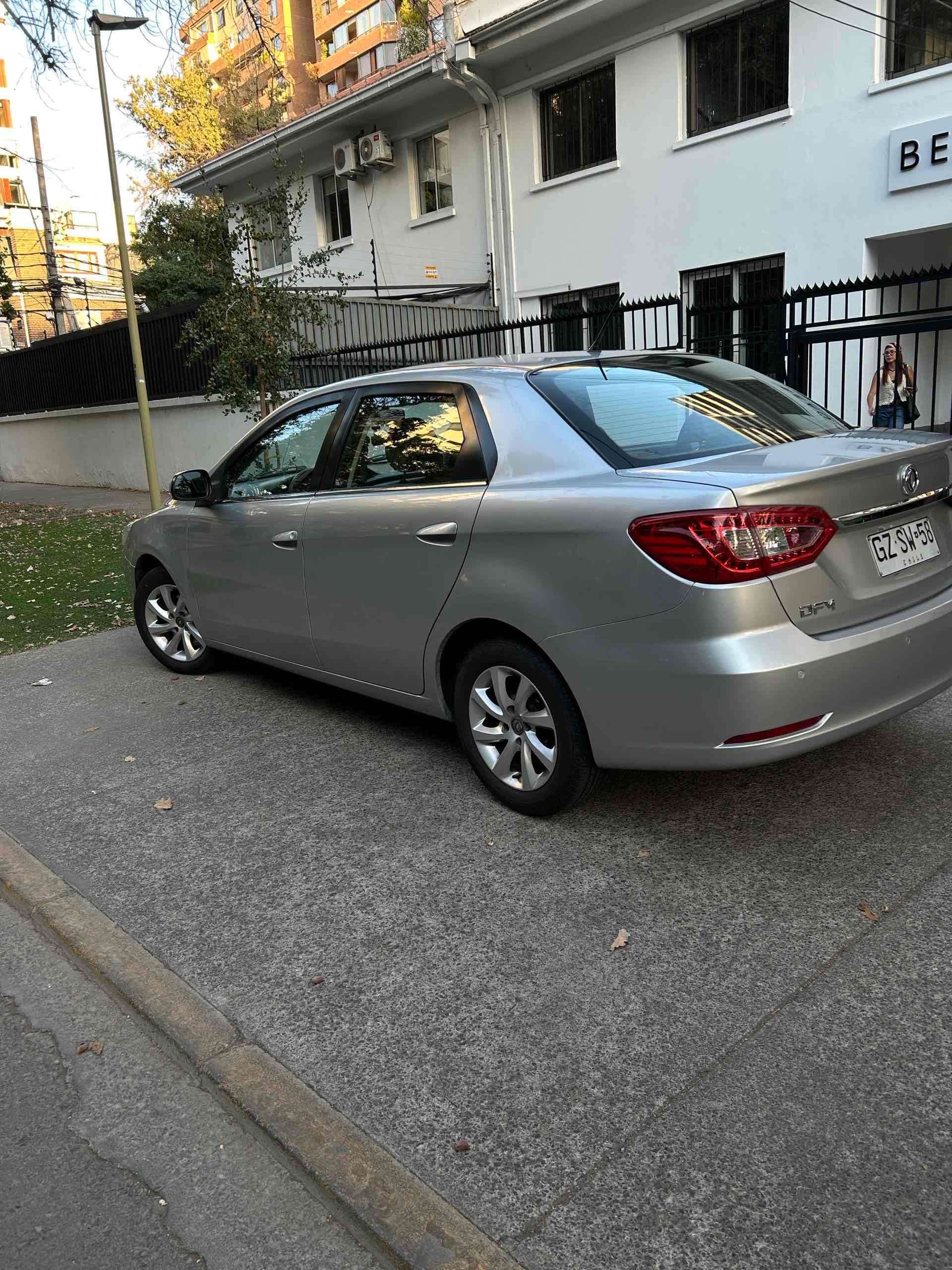 Dongfeng S30 2016 - miniatura 3