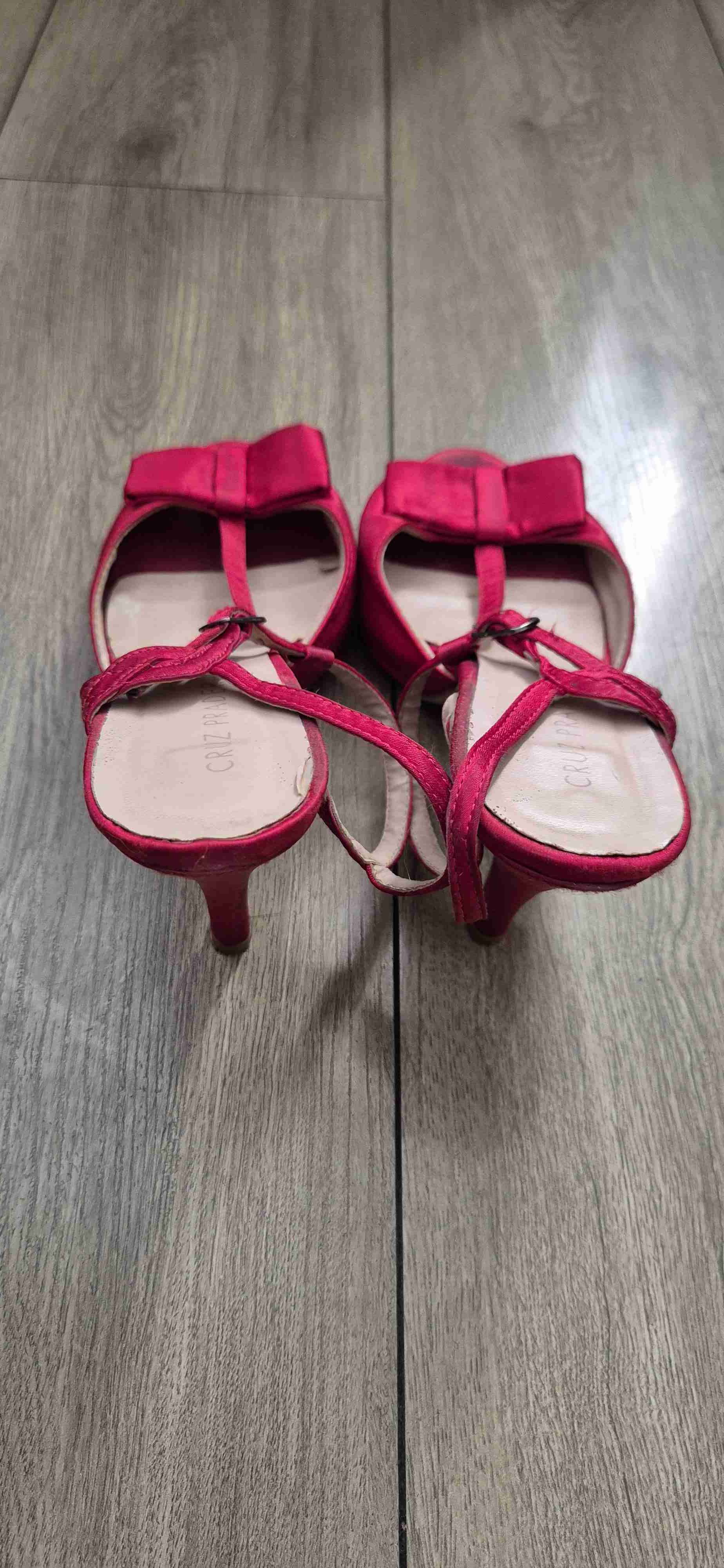 Sandalias rojas con lazo - miniatura 2