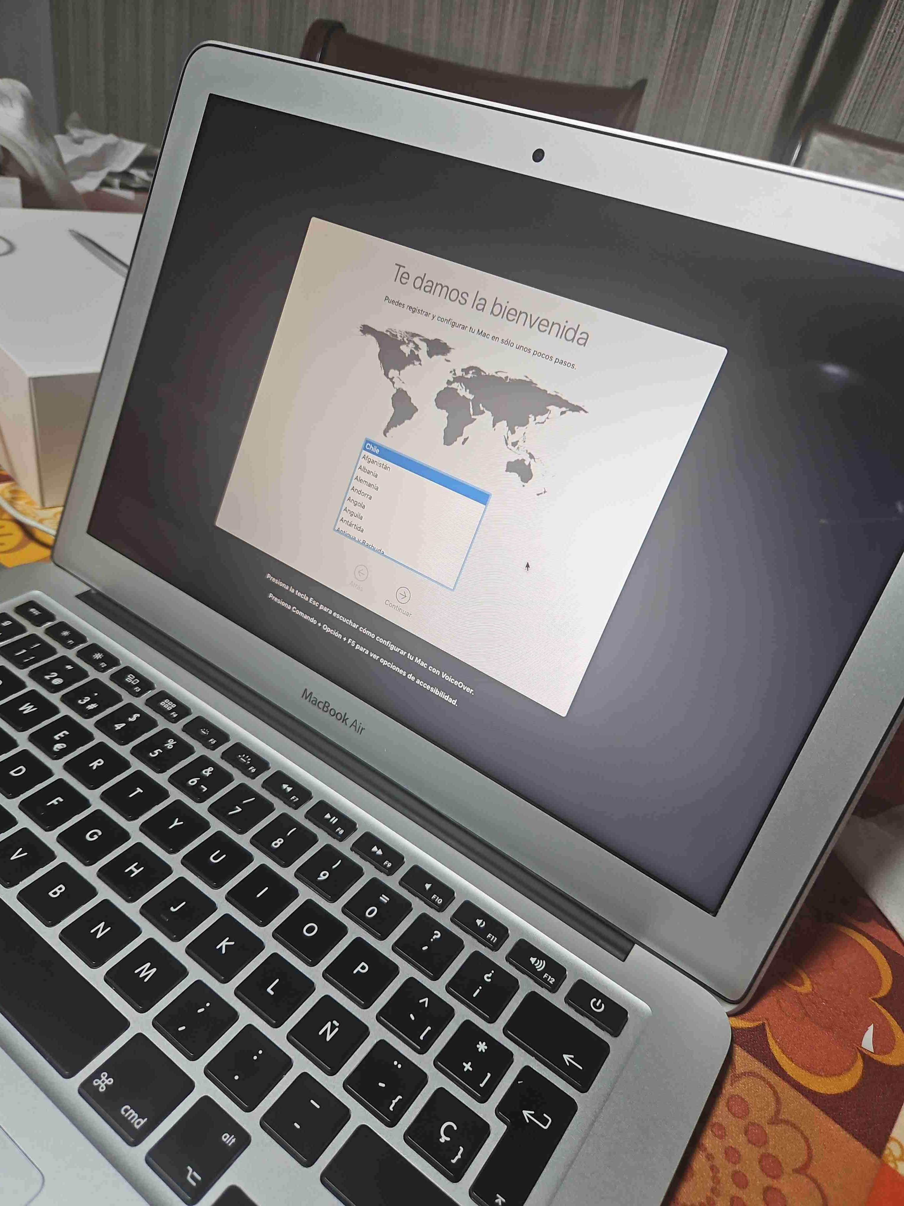 Laptop MacBook Air gris - miniatura 5