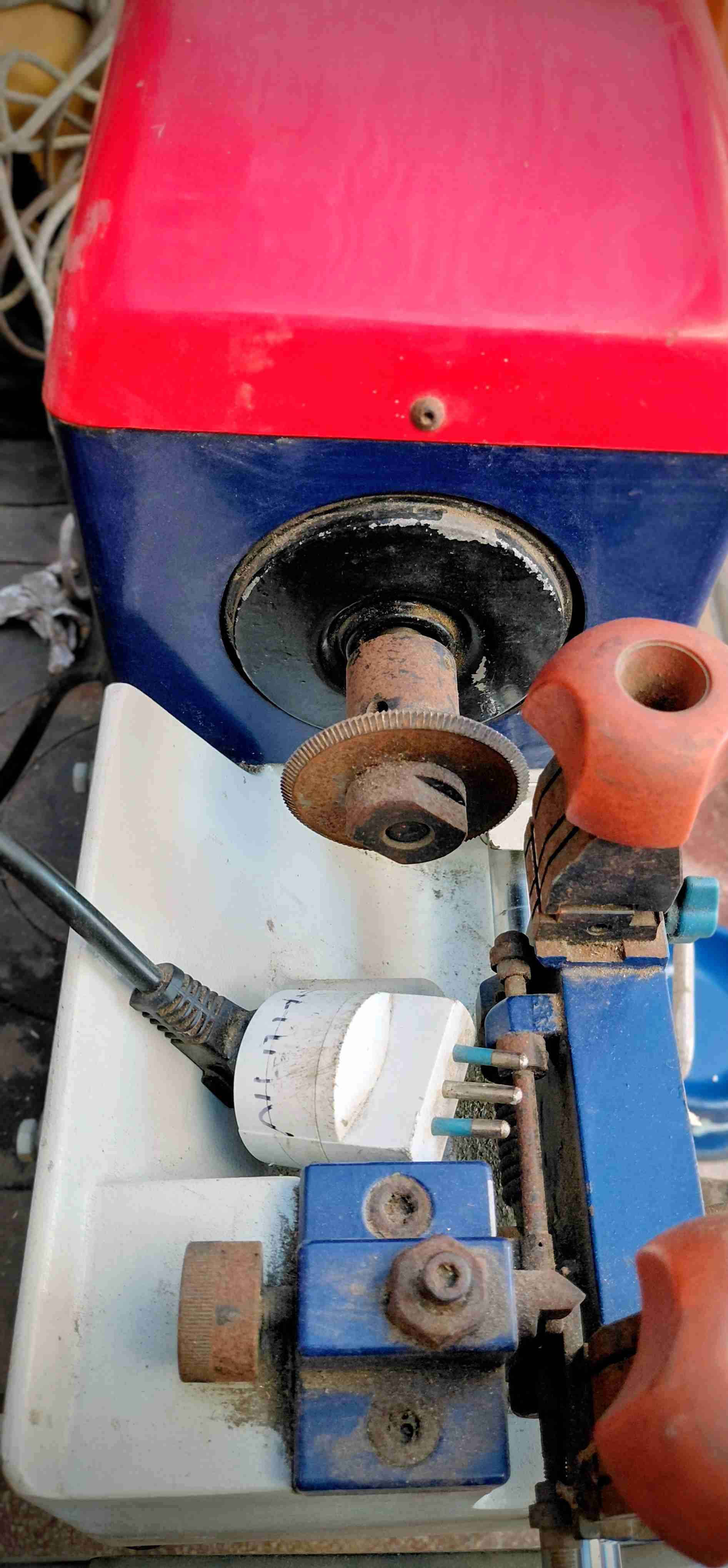 Máquina duplicadora de llaves - miniatura 2