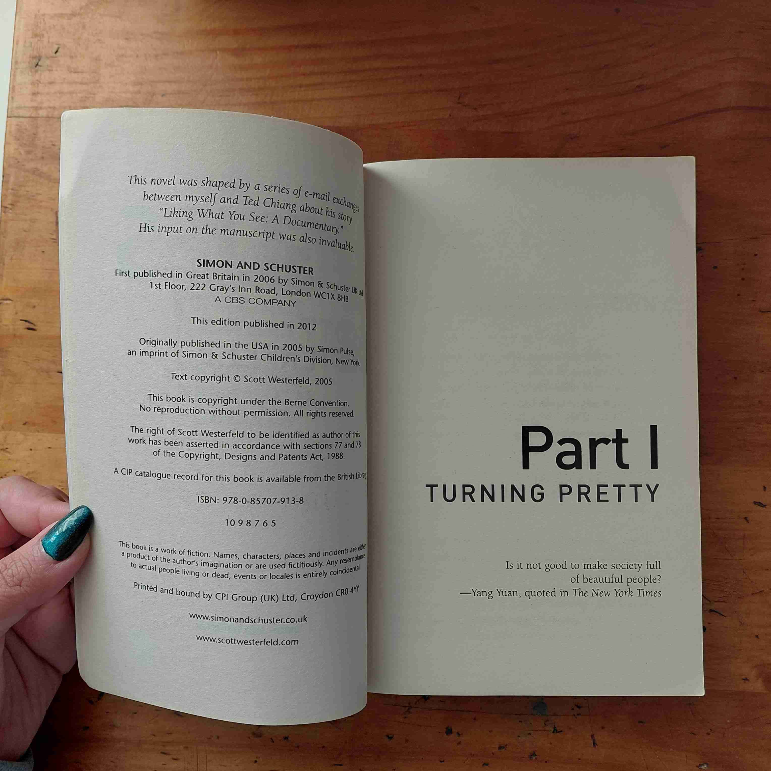 'Uglies' de Scott Westerfeld - miniatura 4