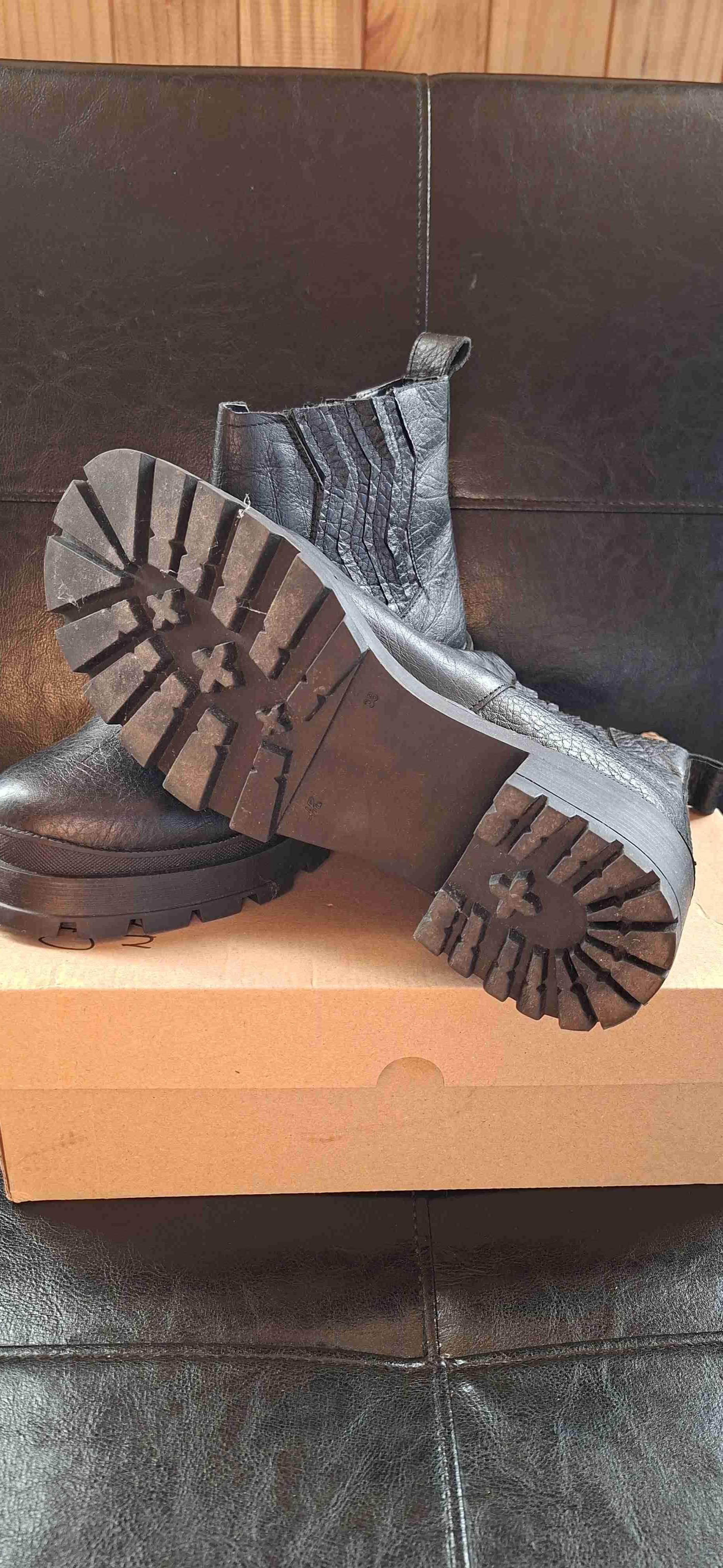 Botines de cuero negro - miniatura 2