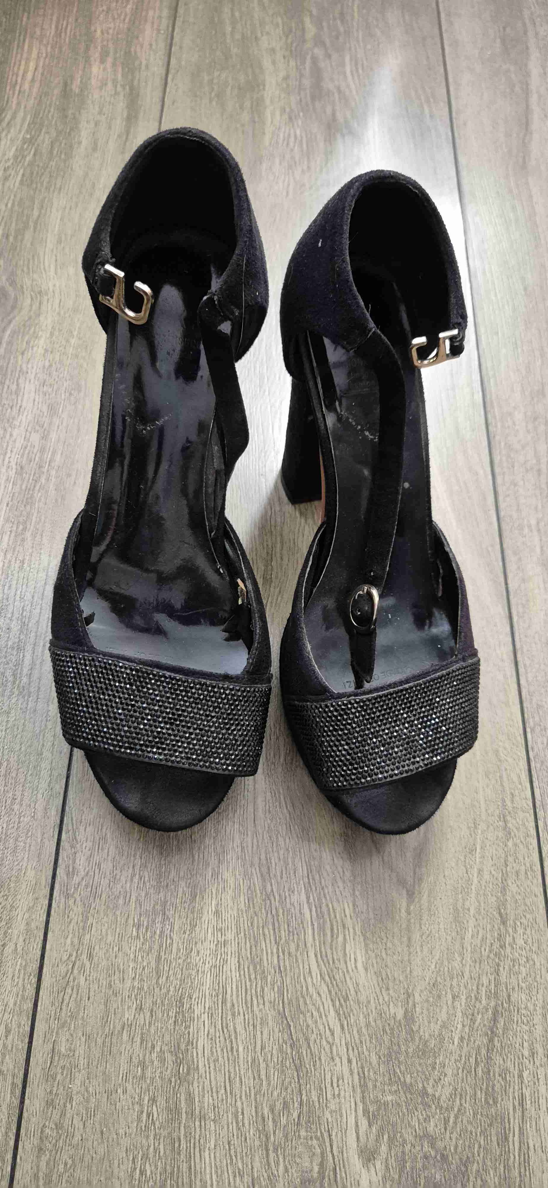 Tacones negros con brillantes - miniatura 1
