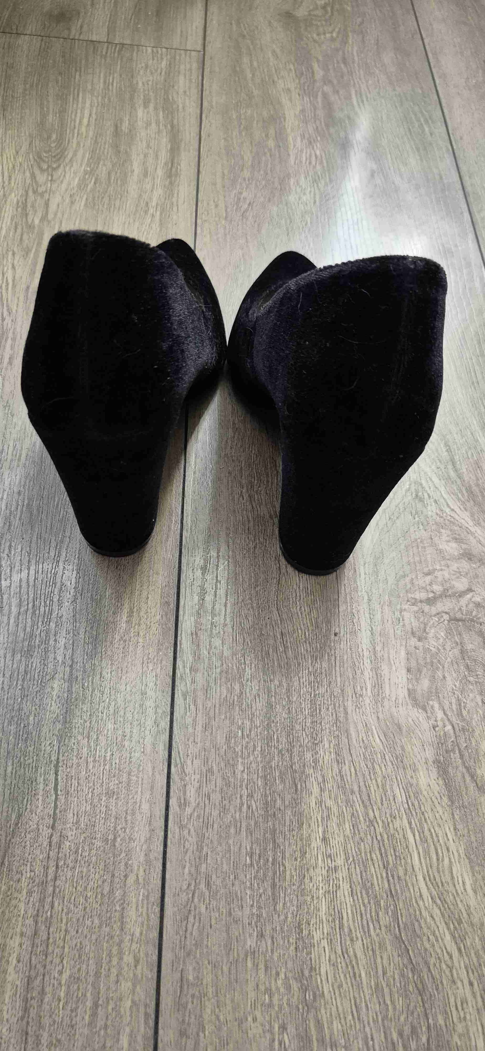 Zapatos de tacón negros - miniatura 2