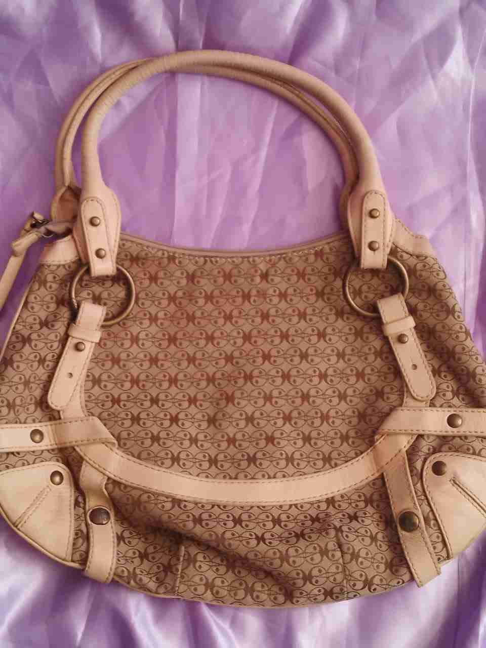 Cartera beige con diseño estampado - miniatura 6