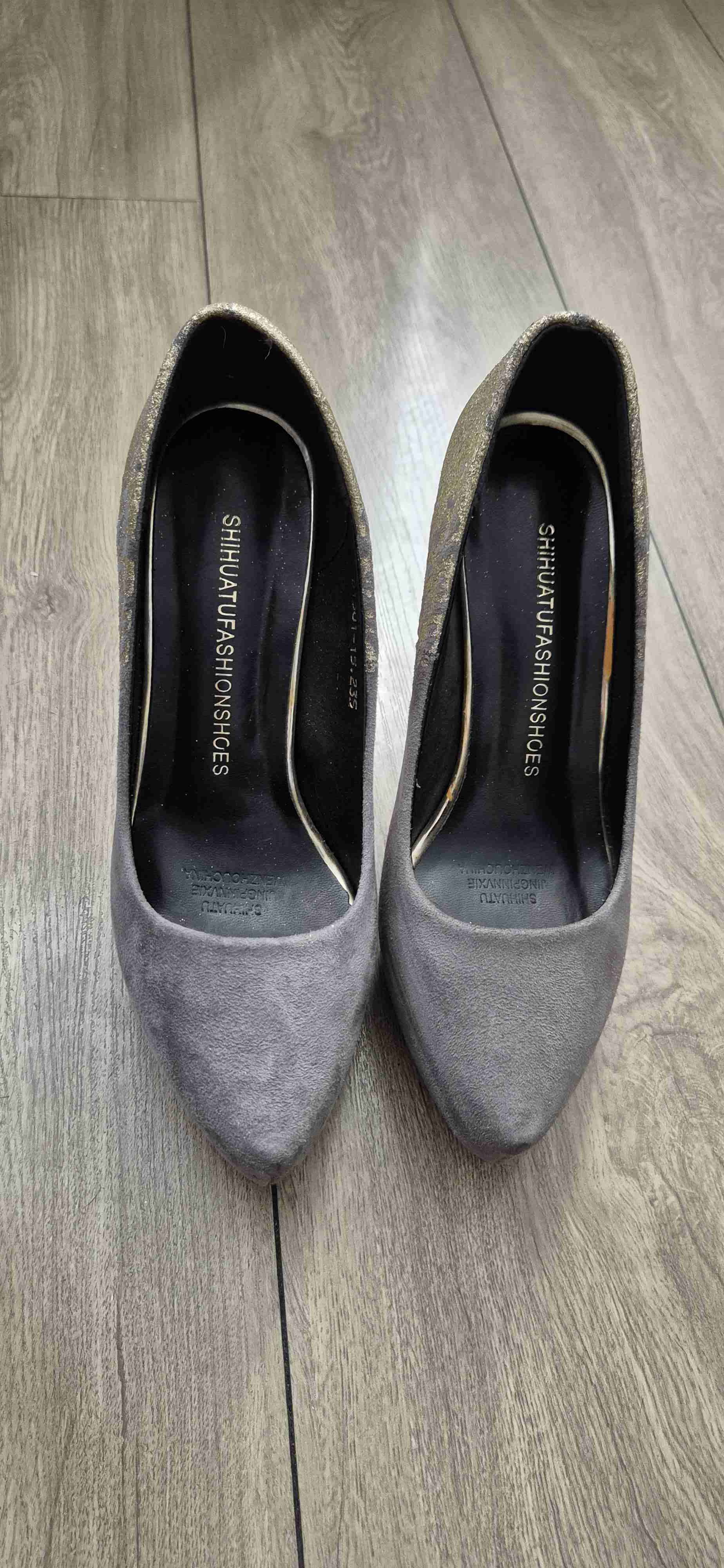 Zapatos de tacón grises - miniatura 1