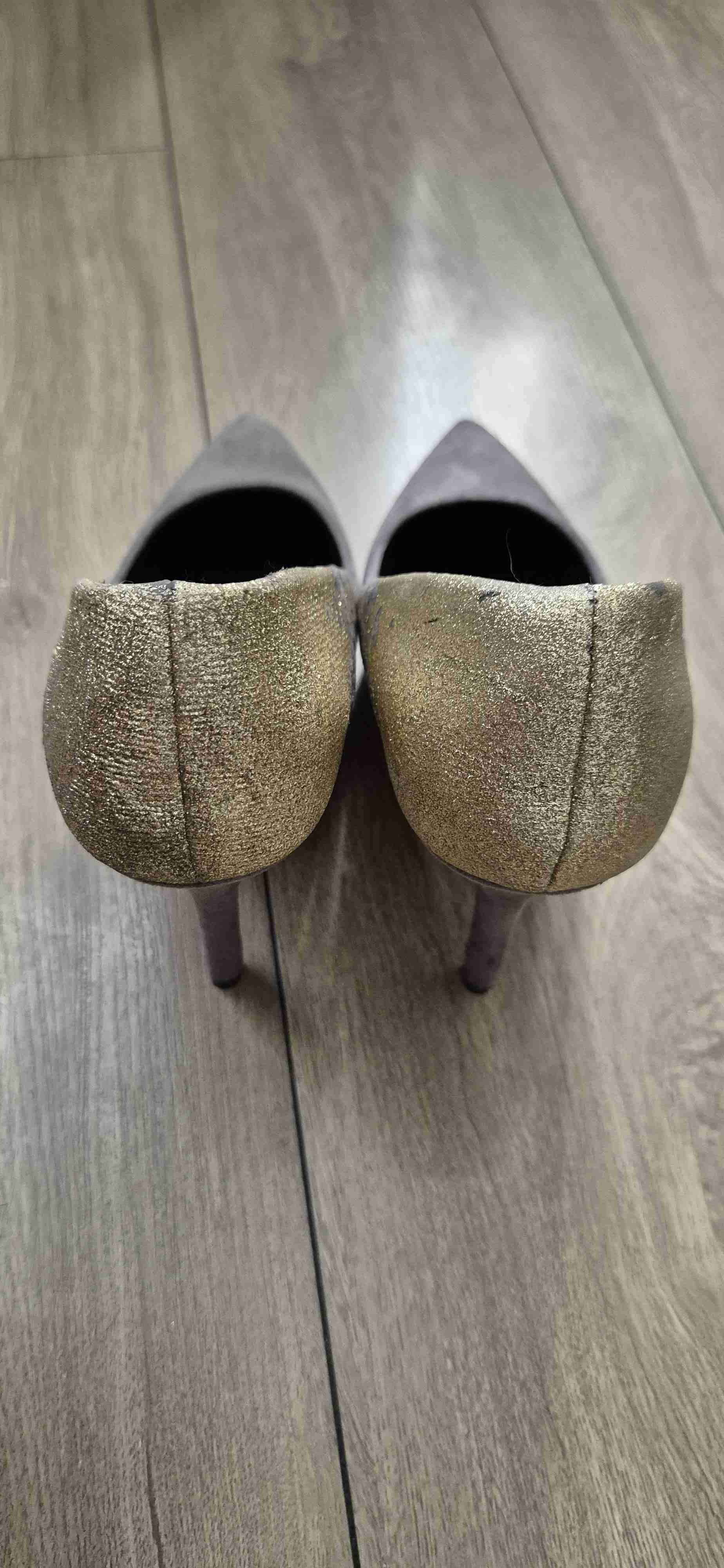 Zapatos de tacón grises - miniatura 2