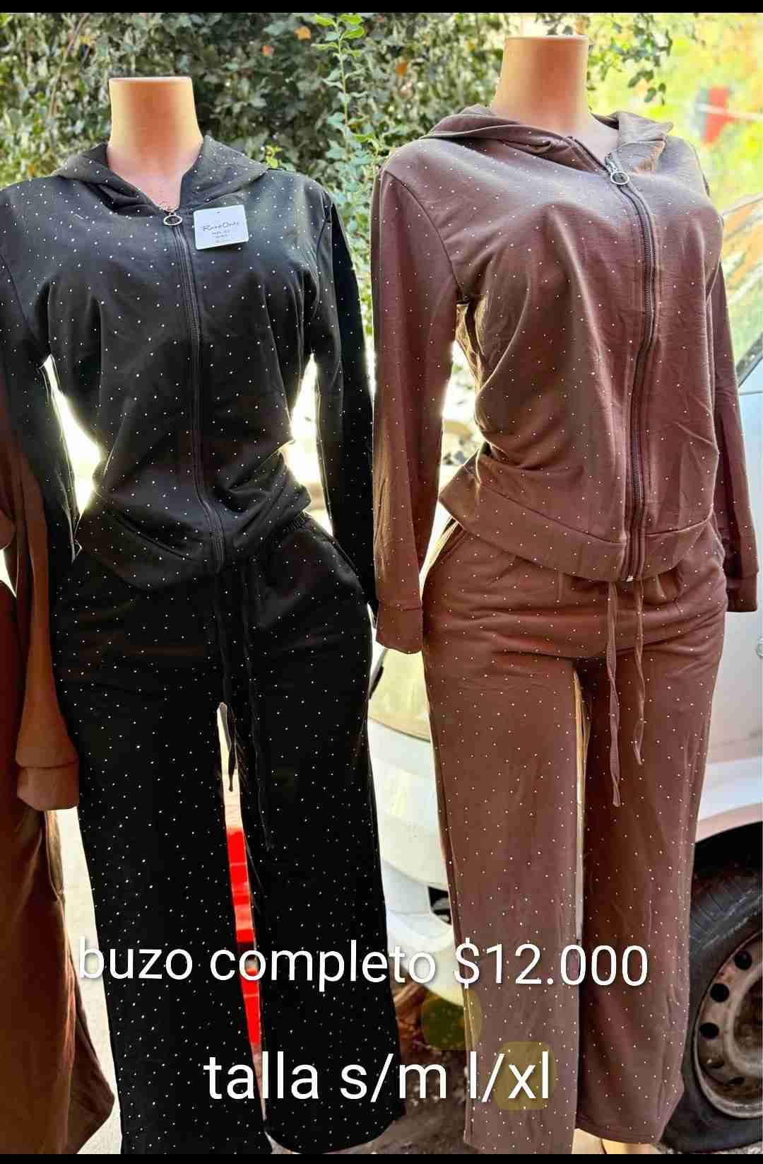 Conjunto buzo mujer con capucha - miniatura 1