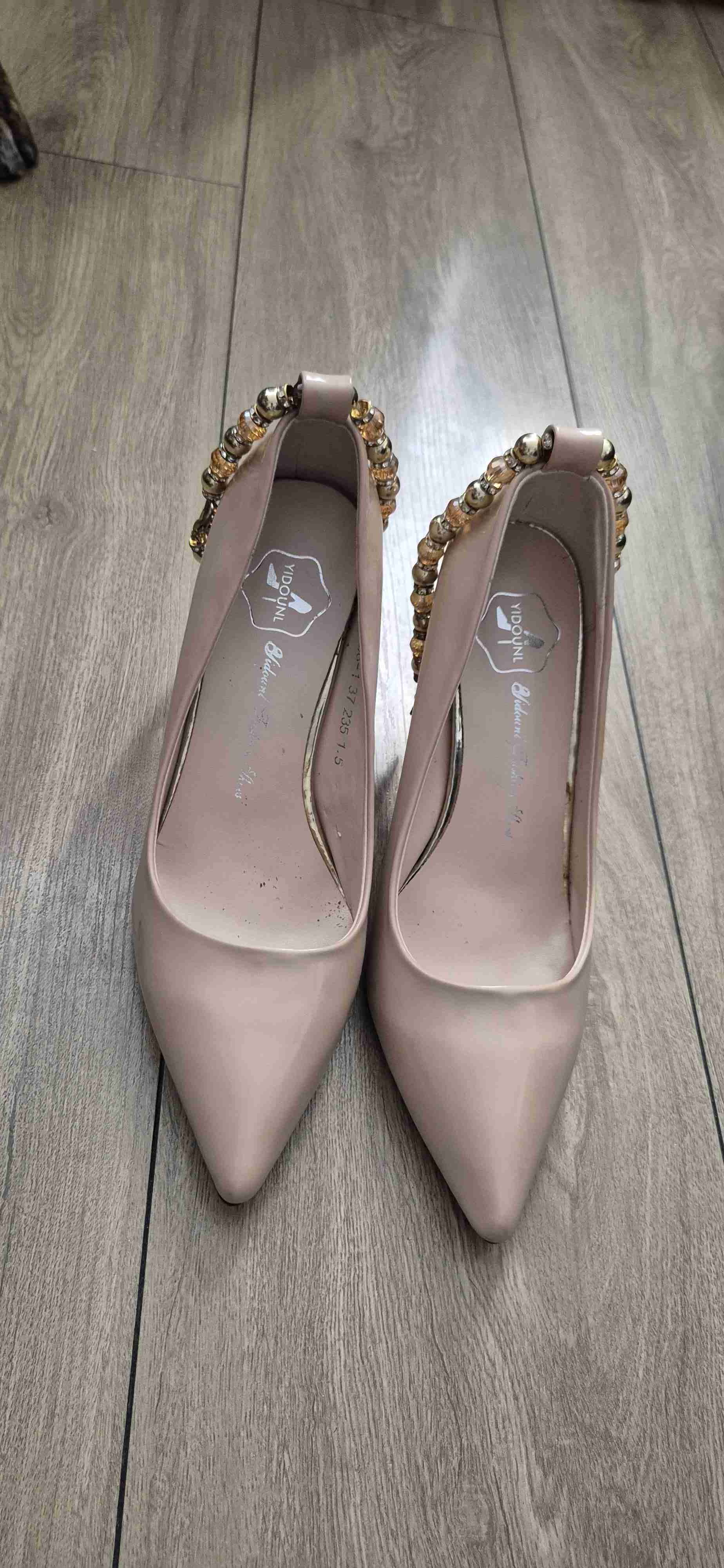 Tacones rosados con adornos - miniatura 1