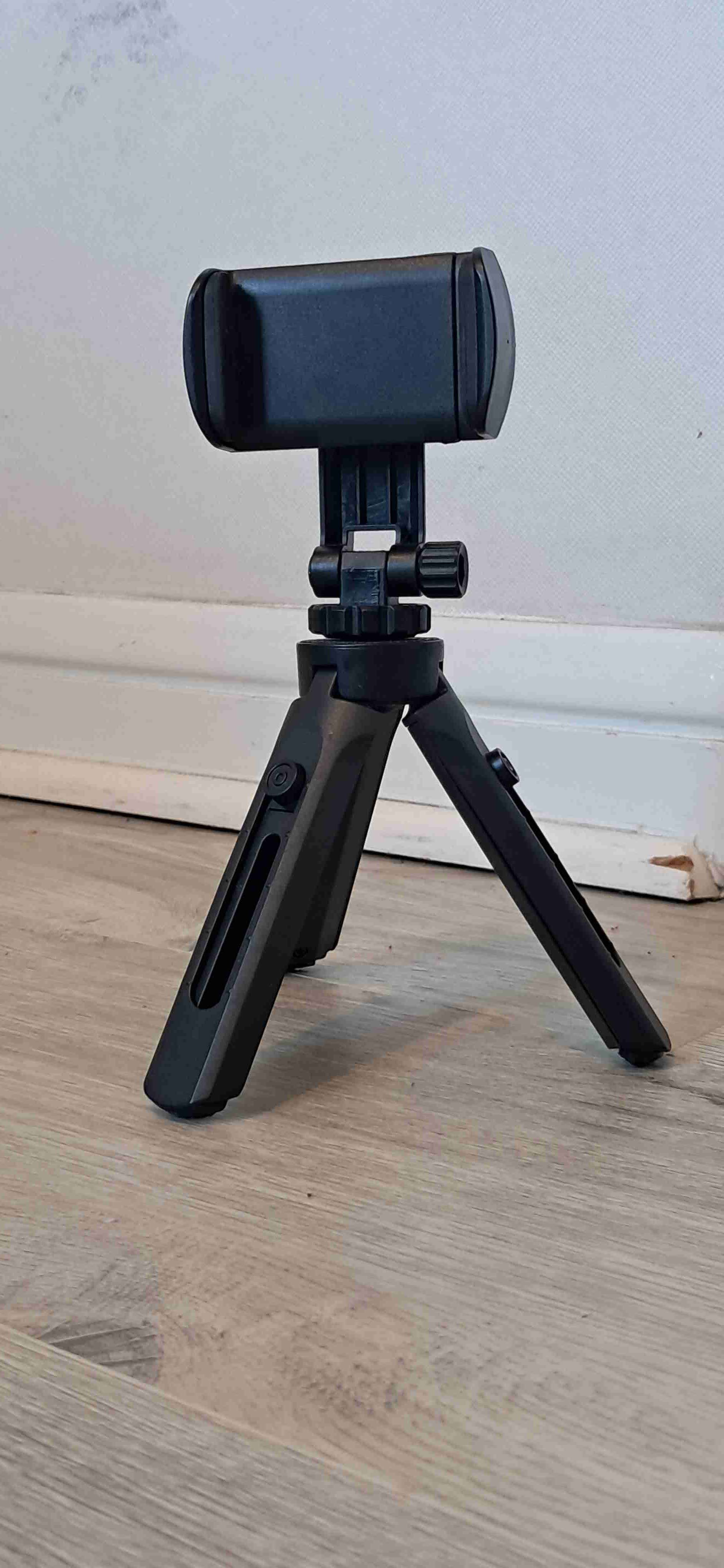 Trípode compacto ajustable para celular - miniatura 2