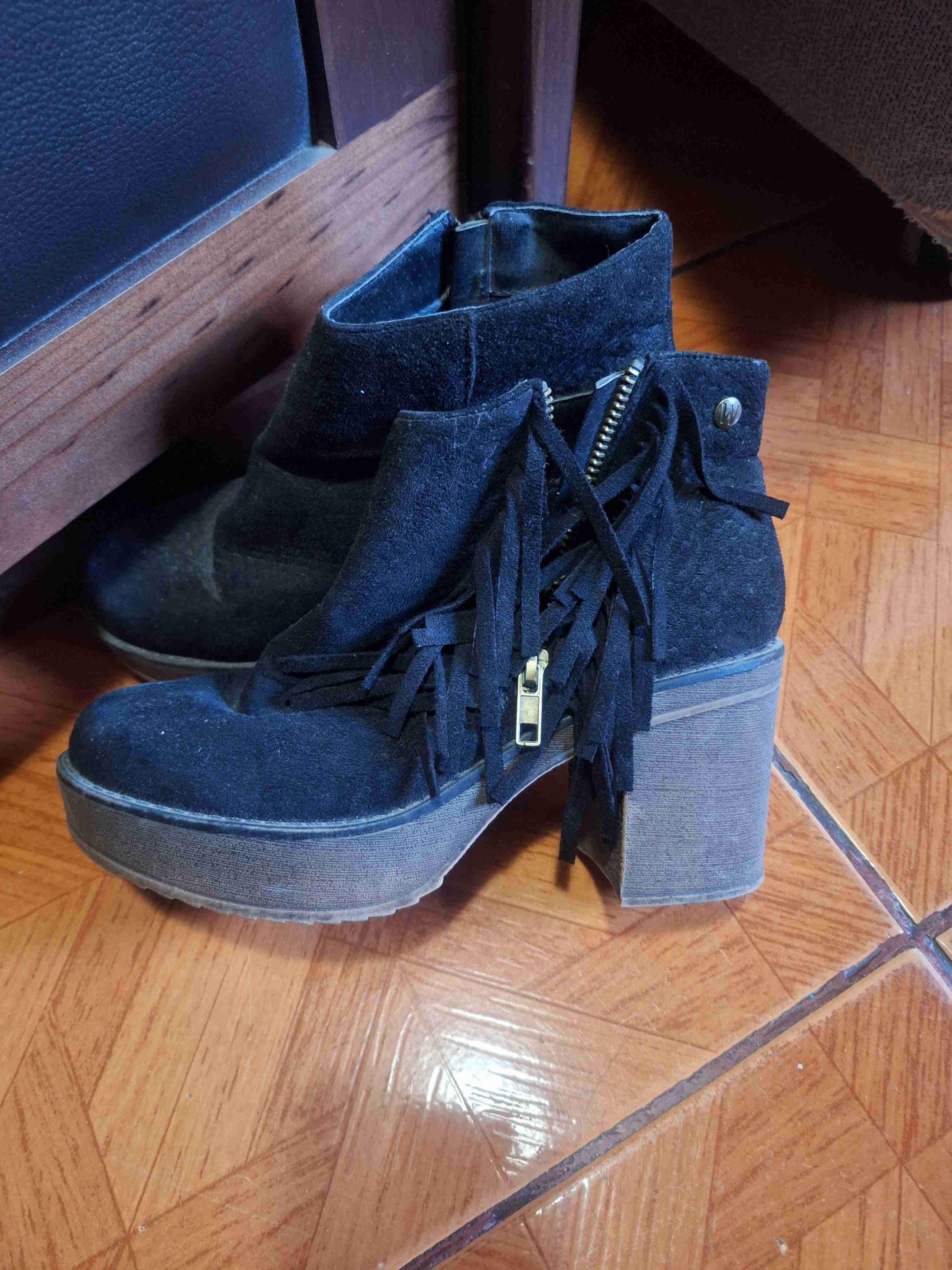 Botines negros con flecos talla 37 - miniatura 2