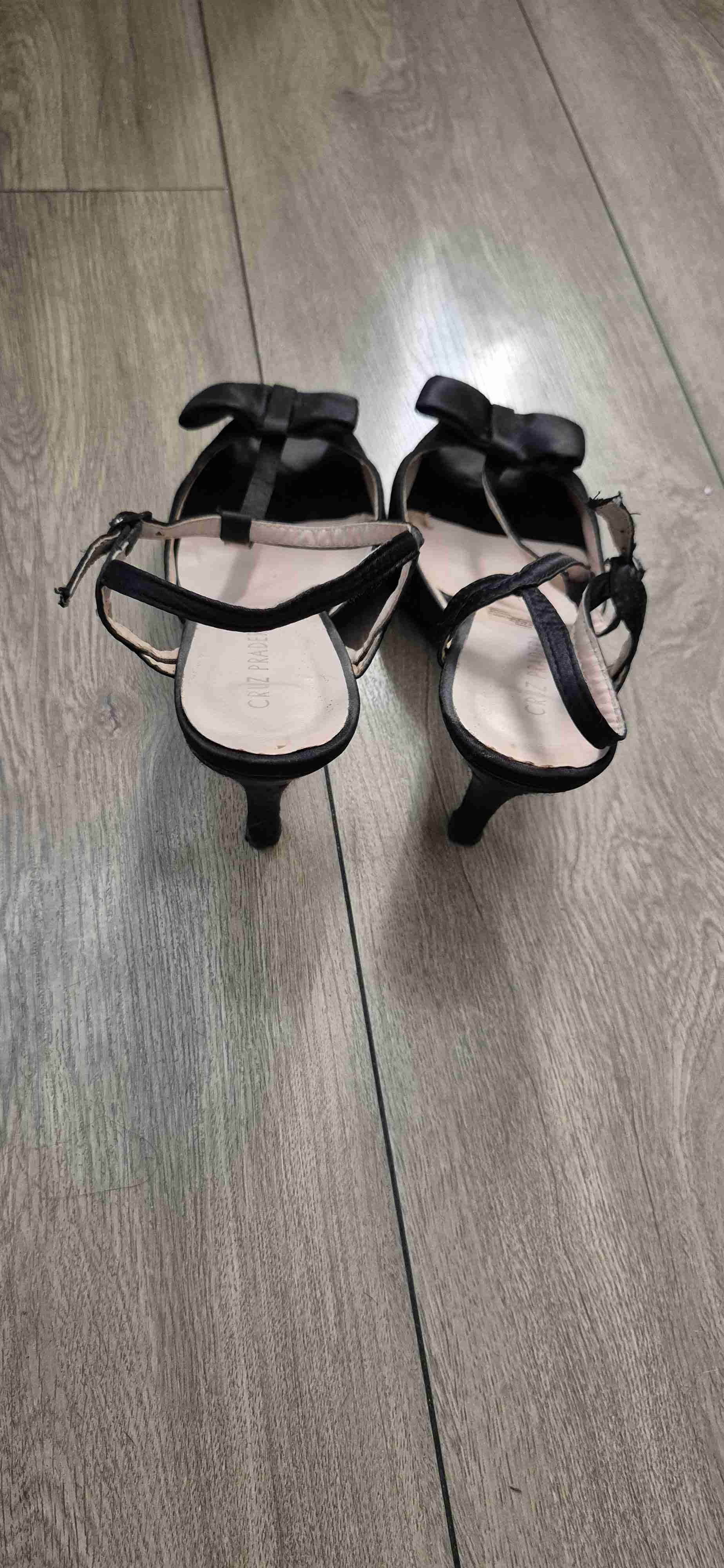 Sandalias negras con lazo - miniatura 2