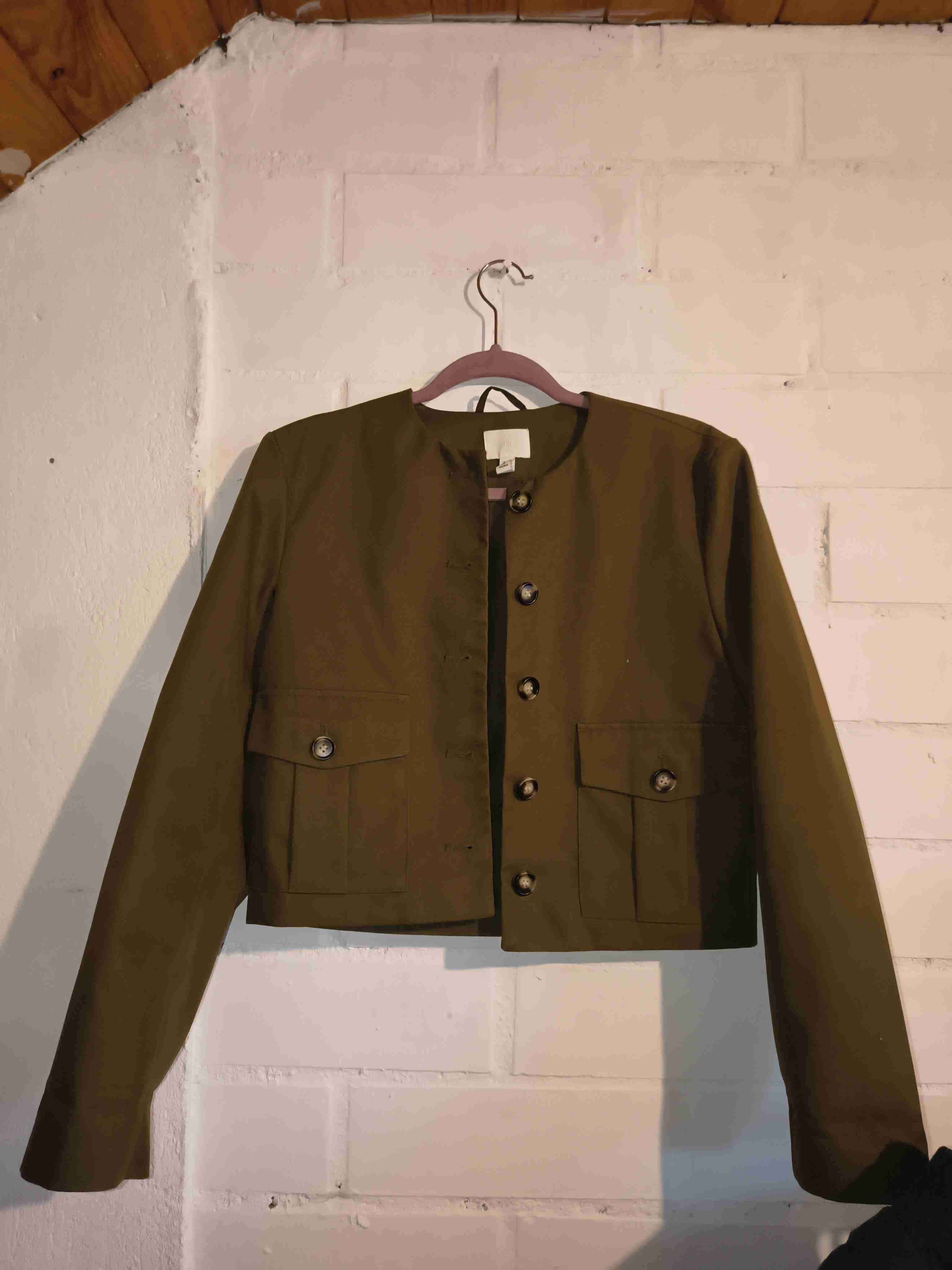 Chaqueta verde militar elegante - miniatura 2