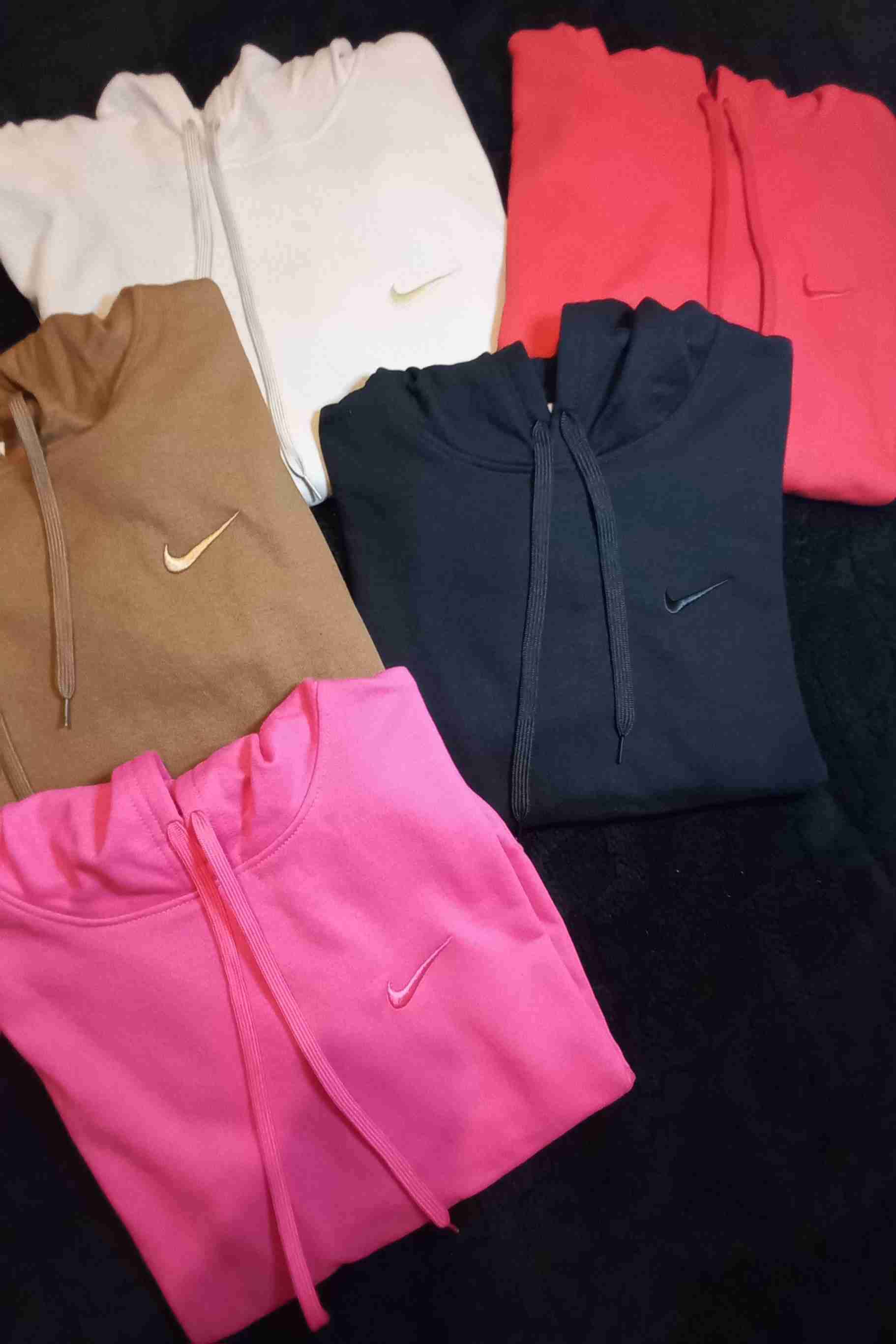 Polerones urbanos y deportivos con capucha - miniatura 1